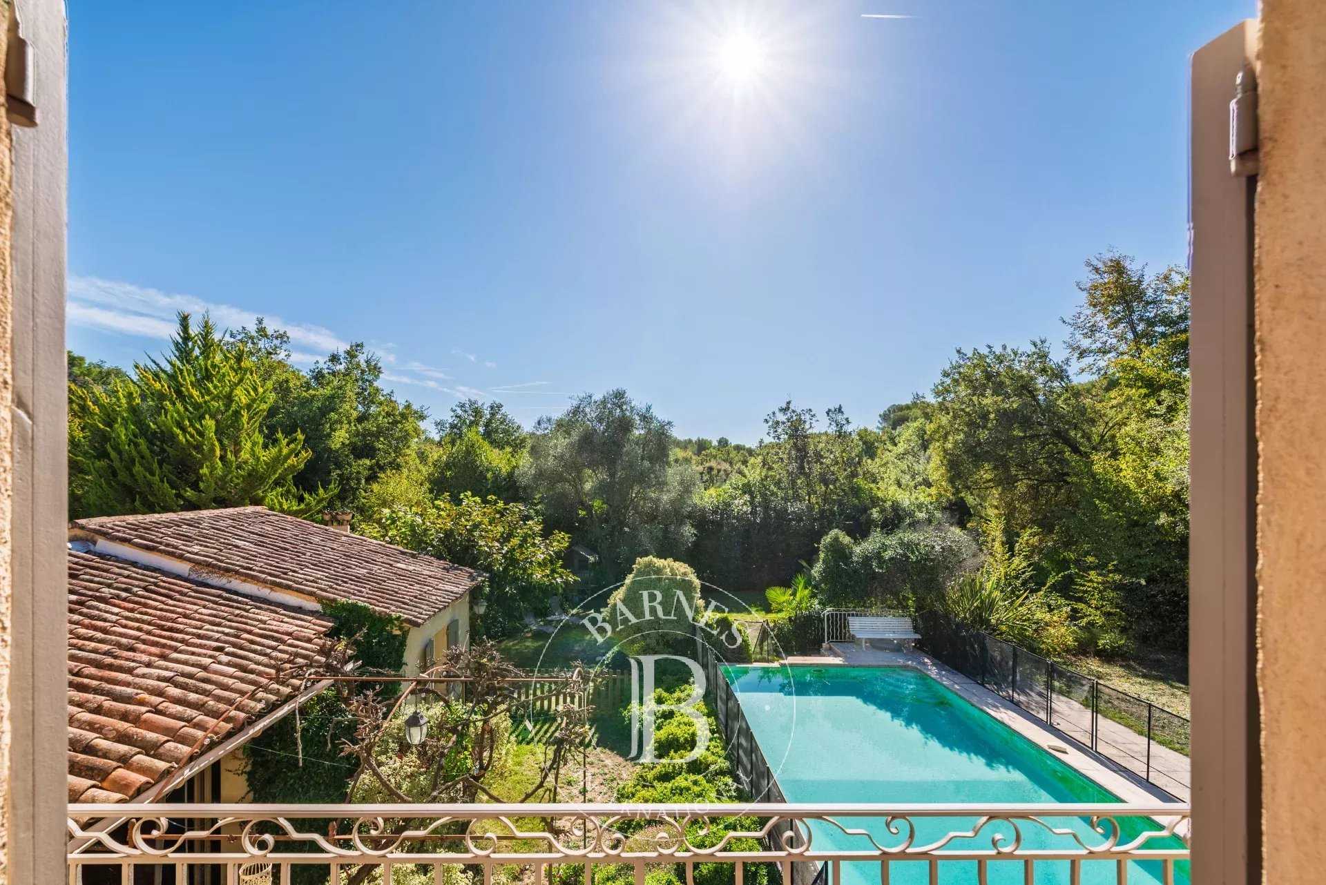 Roquefort-les-Pins  - Villa 5 Pi&egrave;ces 4 Chambres