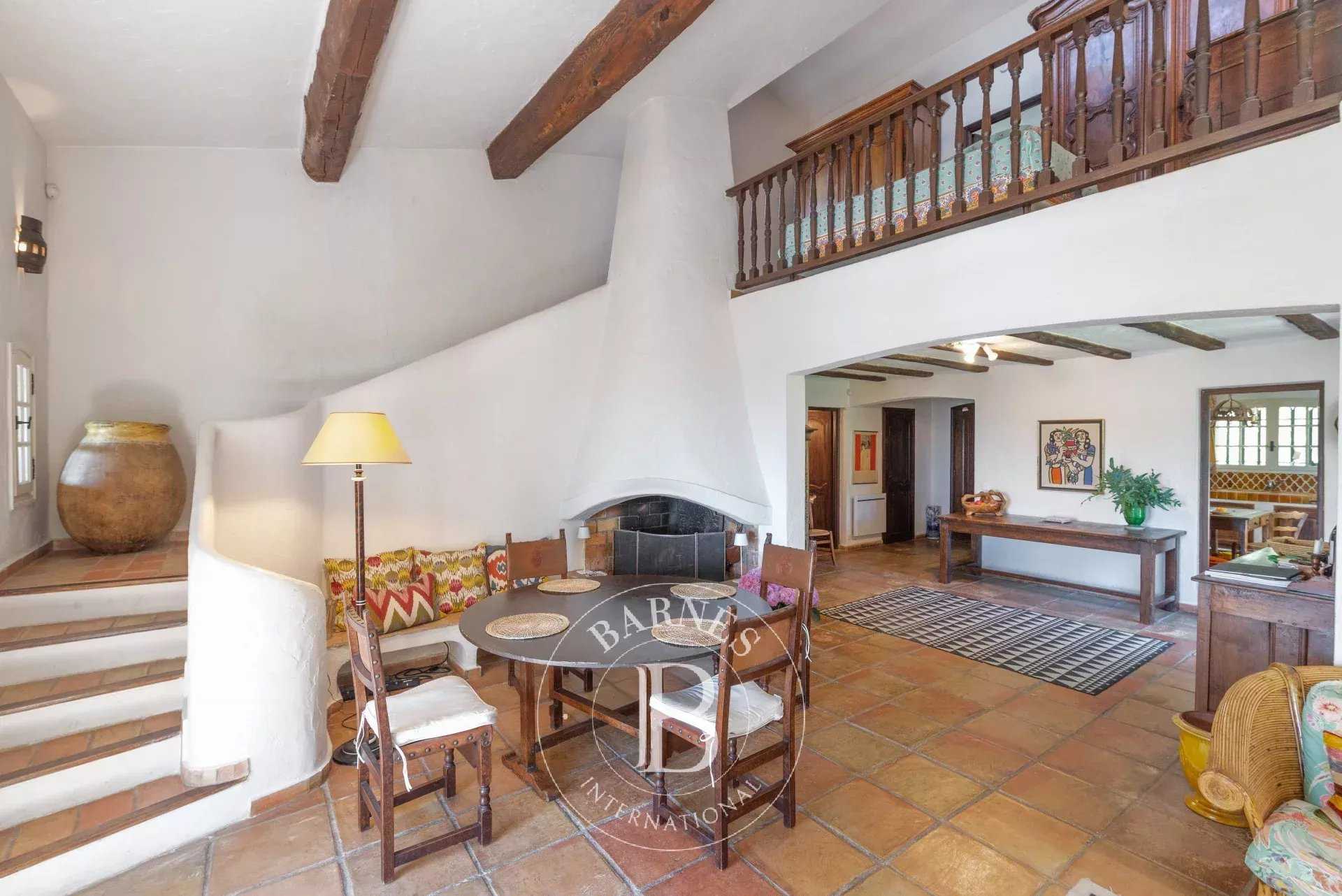 Mougins  - Maison 5 Pi&egrave;ces 4 Chambres