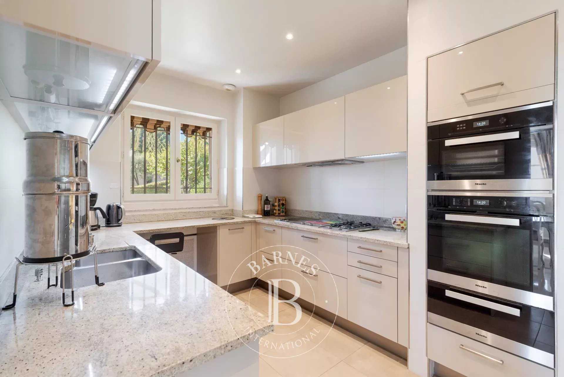 Mougins  - Villa 10 Pi&egrave;ces 5 Chambres