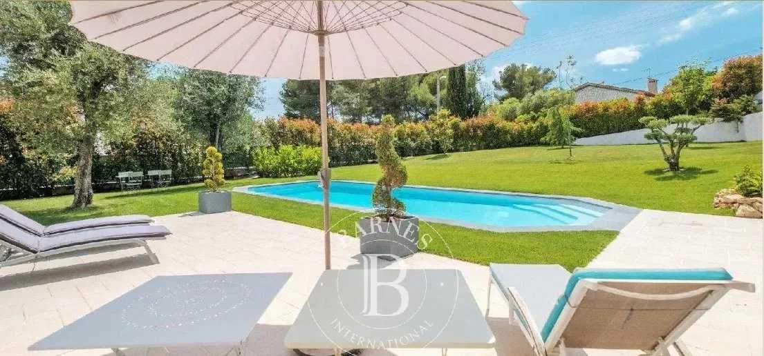 Saint-Paul-de-Vence  - Villa 6 Bedrooms