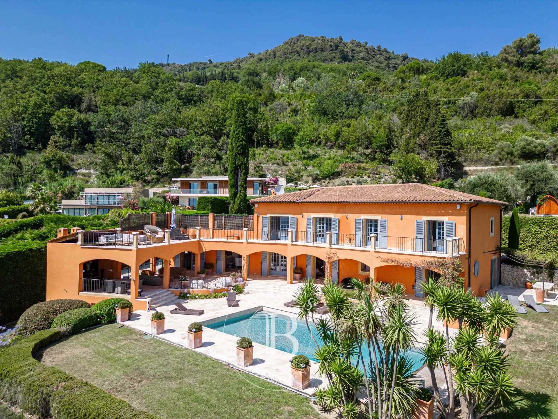 Vence  - Villa 7 Pièces 5 Chambres