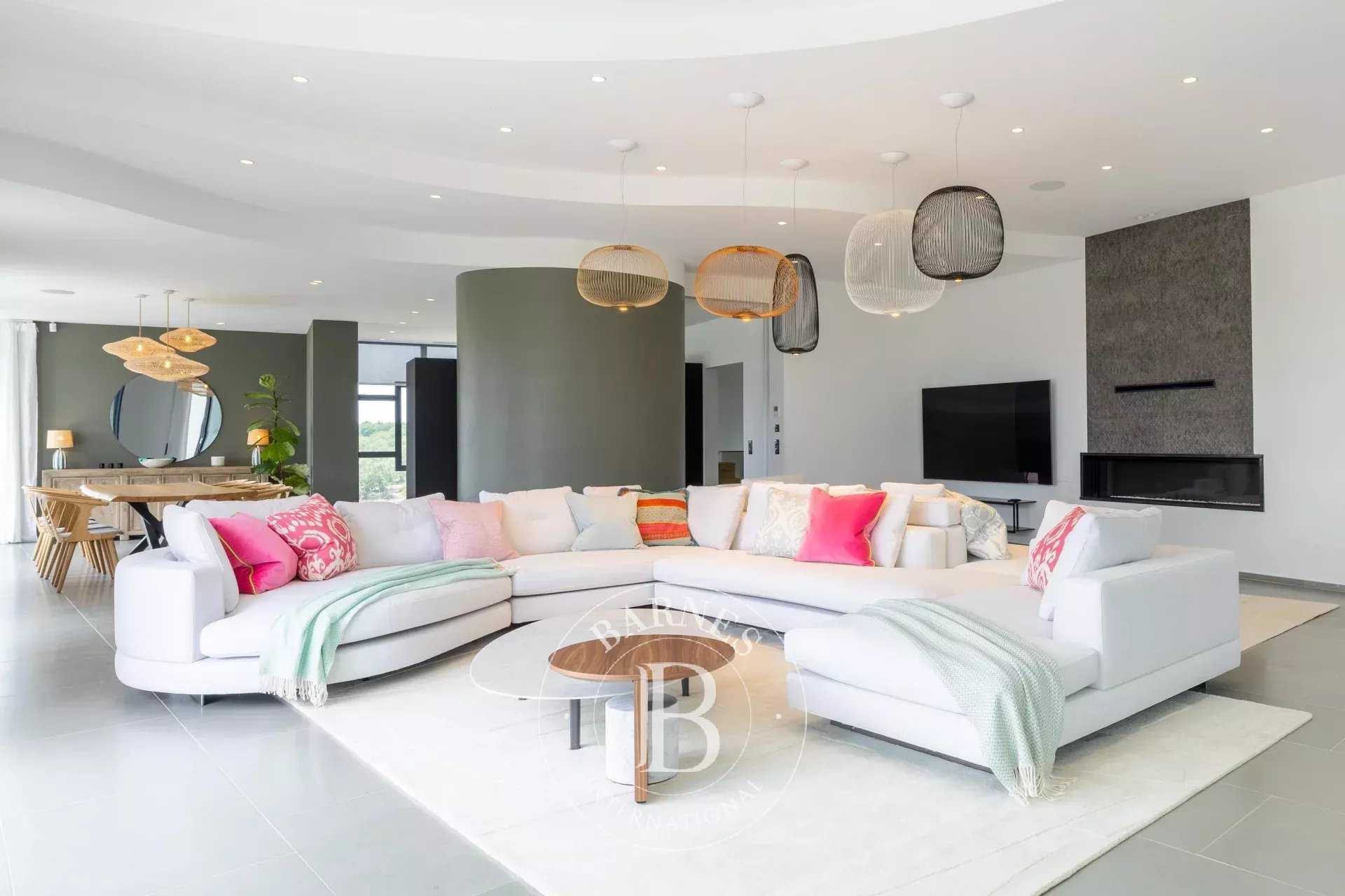 Roquefort-les-Pins  - Villa  6 Chambres