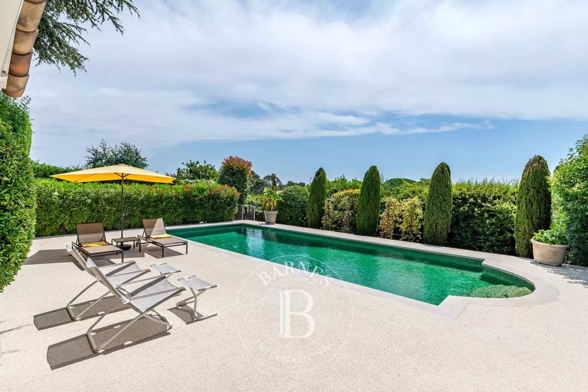 Mougins  - Villa 5 Bedrooms