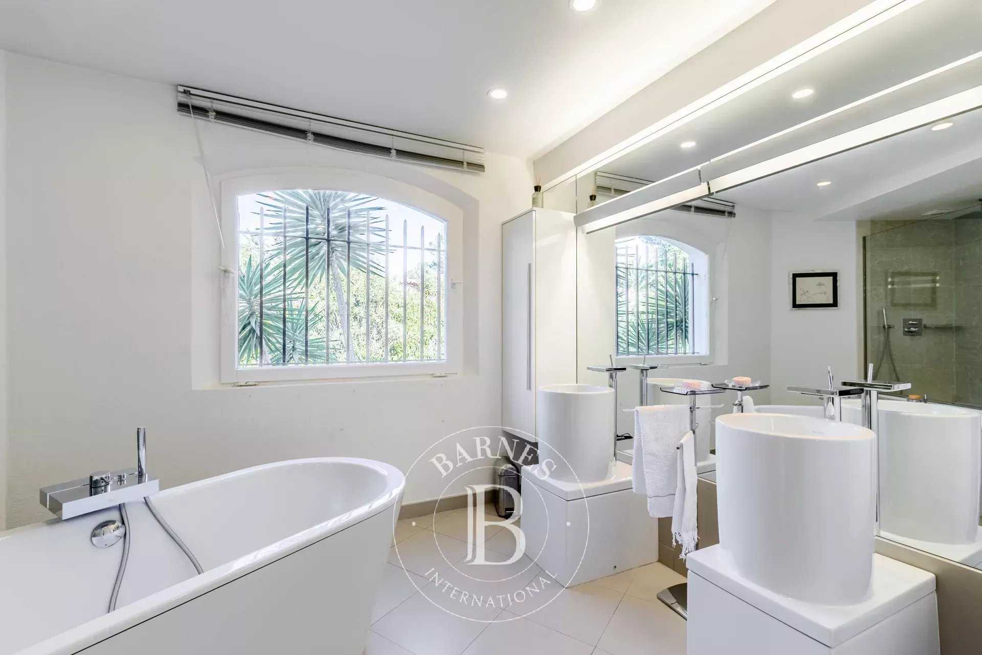 Mougins  - Villa 7 Pi&egrave;ces 4 Chambres