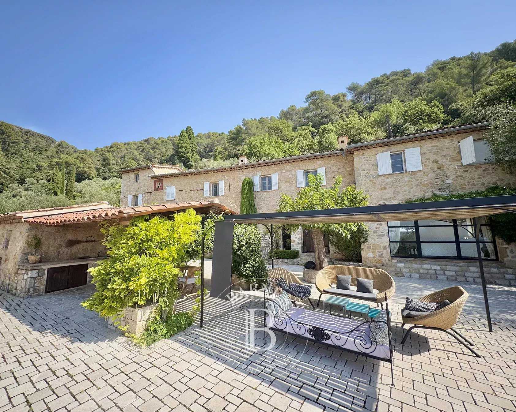 Grasse  - Bastide 7 Pi&egrave;ces 5 Chambres