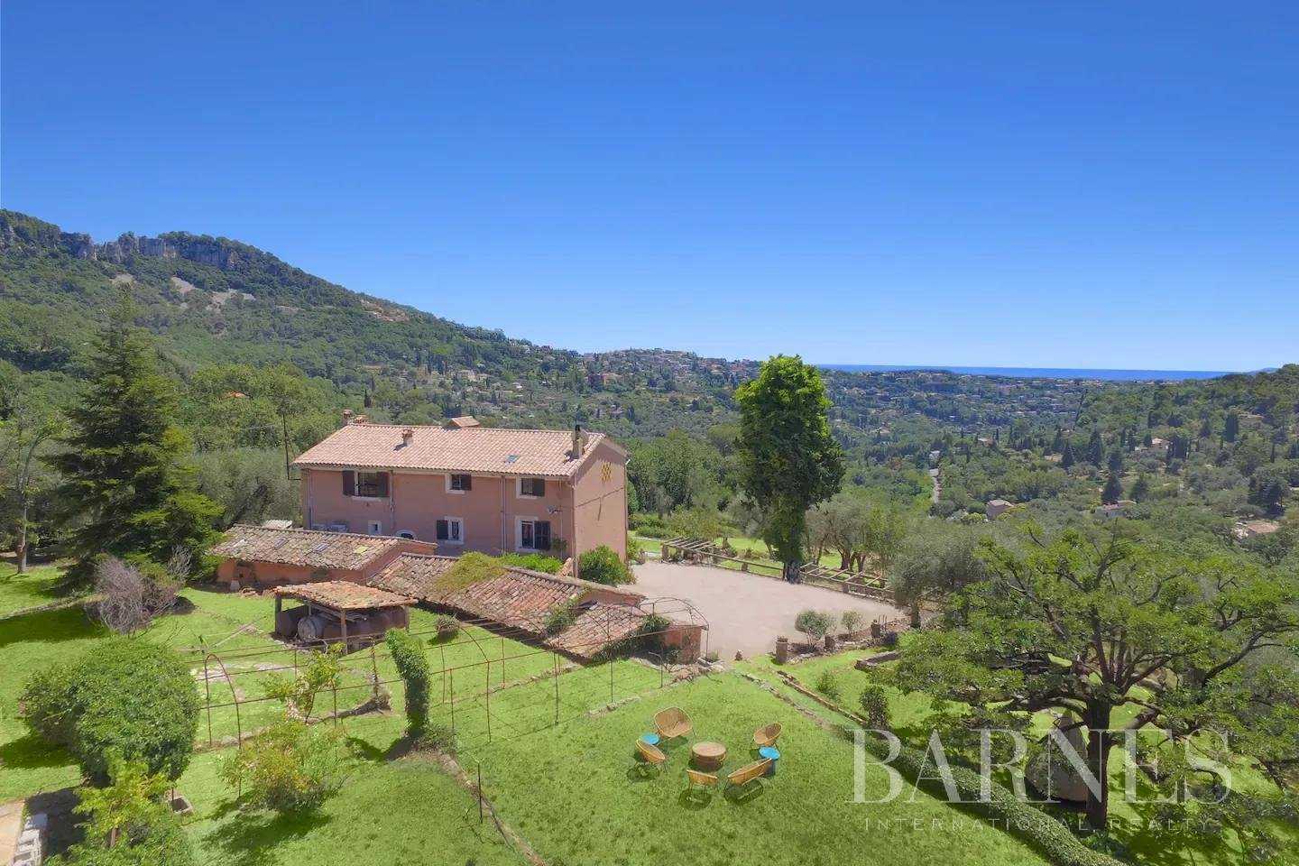 Grasse- Charming villa- 7 bedrooms- Panoramic sea and mountain view picture 20