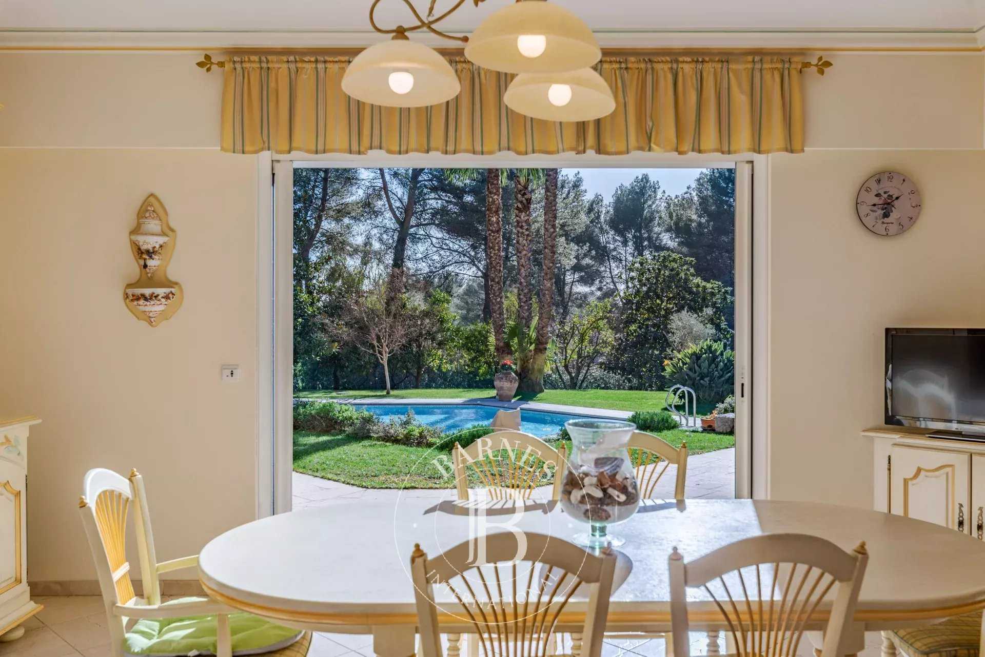 Mougins  - Villa 8 Cuartos 4 Habitaciones