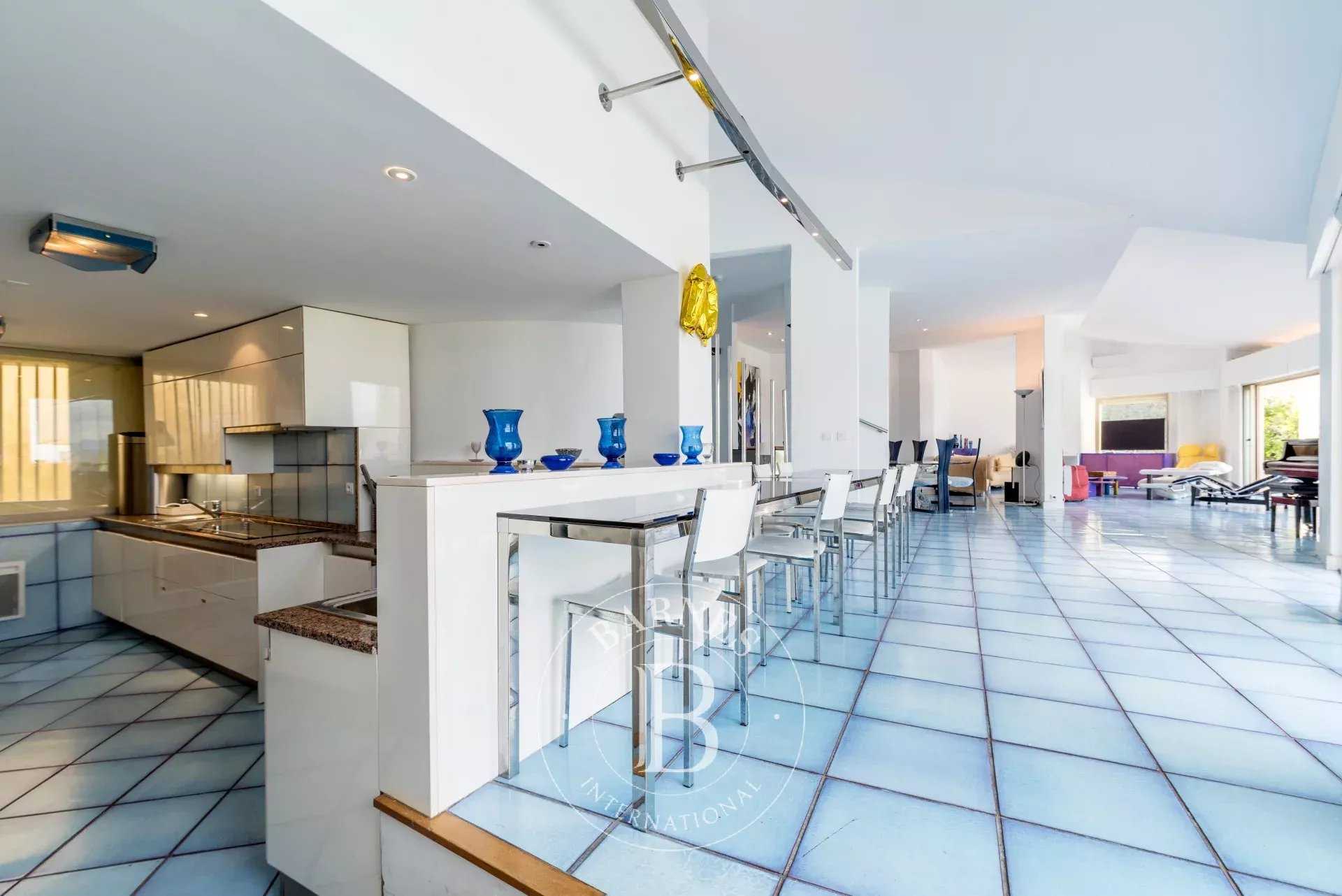 Mouans-Sartoux  - Villa 10 Pi&egrave;ces 8 Chambres