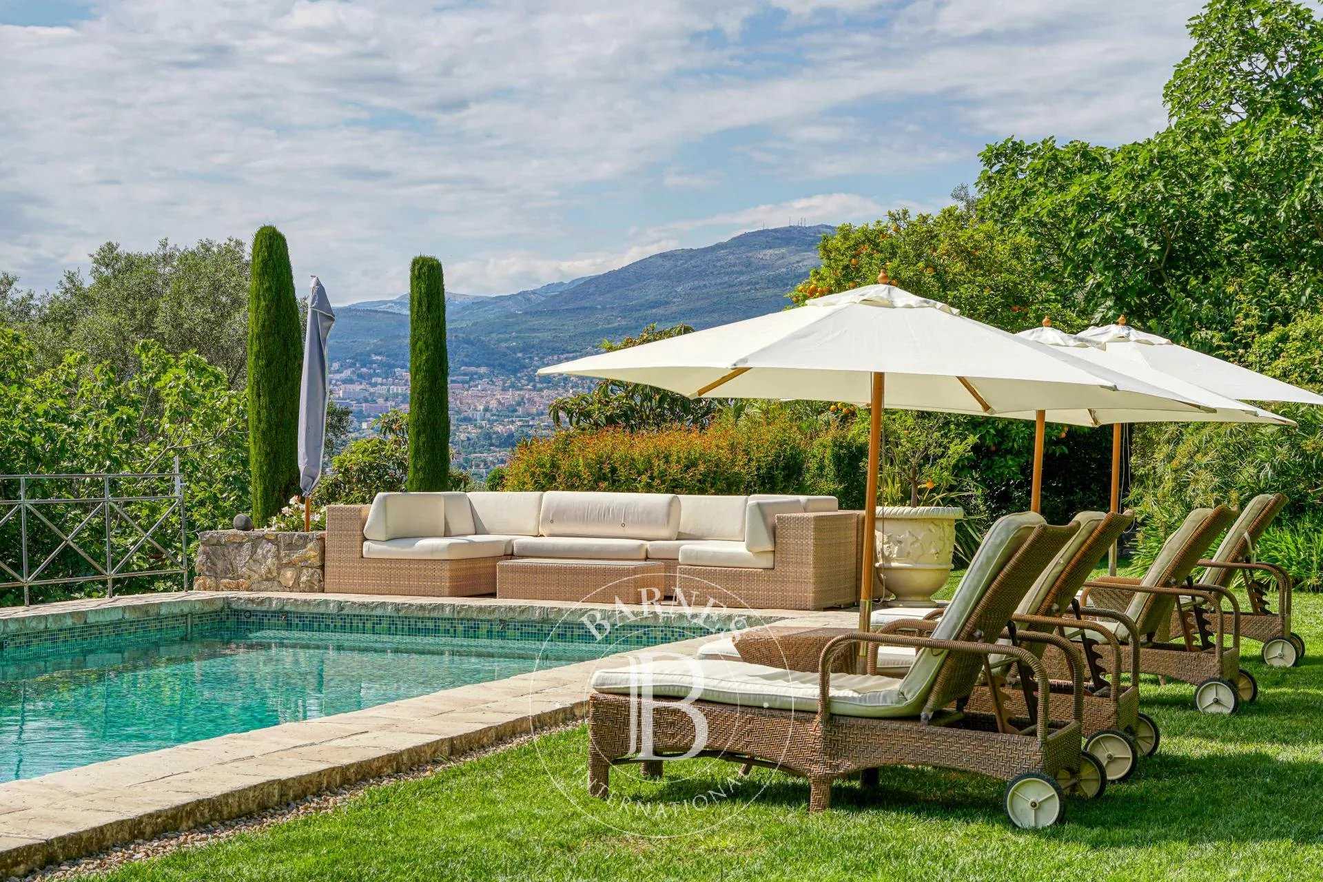 Near Mougins - Charming country house - Sleeps 16- Panoramic view on the mountains- Swimming pool picture 13
