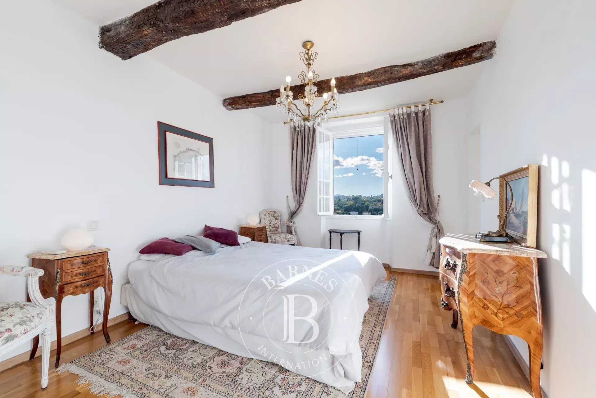 Grasse  - Villa 8 Pi&egrave;ces 6 Chambres