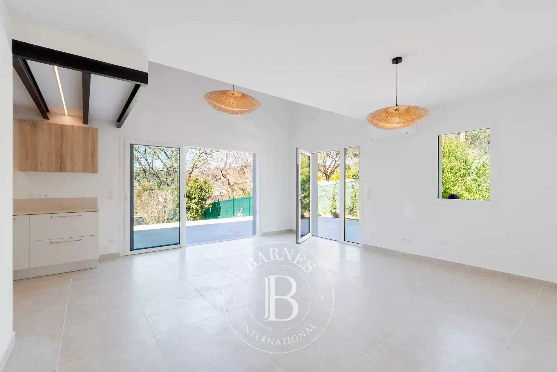 Biot  - Villa 5 Pi&egrave;ces 3 Chambres