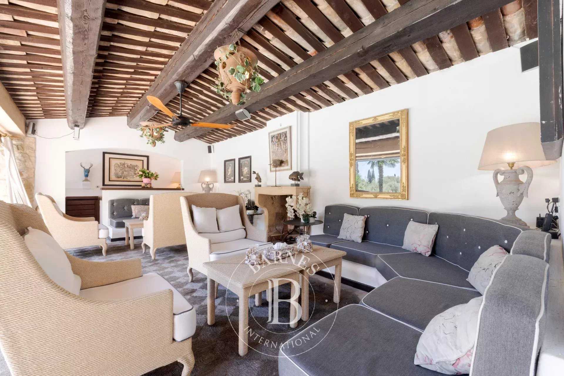 Grasse  - Propriété 23 Pi&egrave;ces 13 Chambres