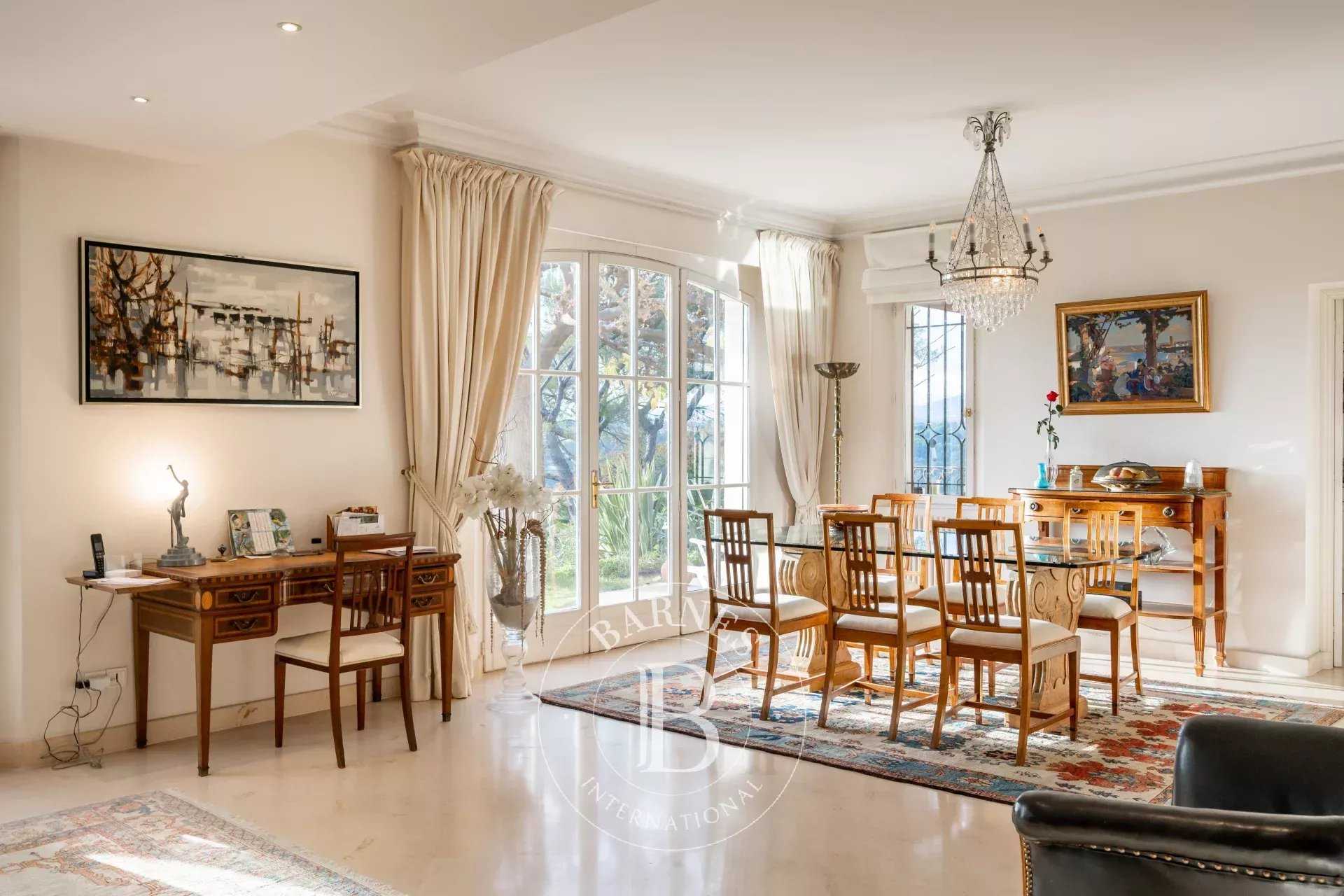 Mougins  - Villa 6 Pi&egrave;ces 4 Chambres