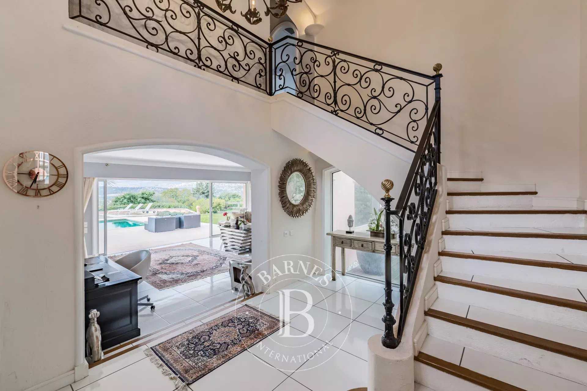 Mougins  - Villa 6 Bedrooms