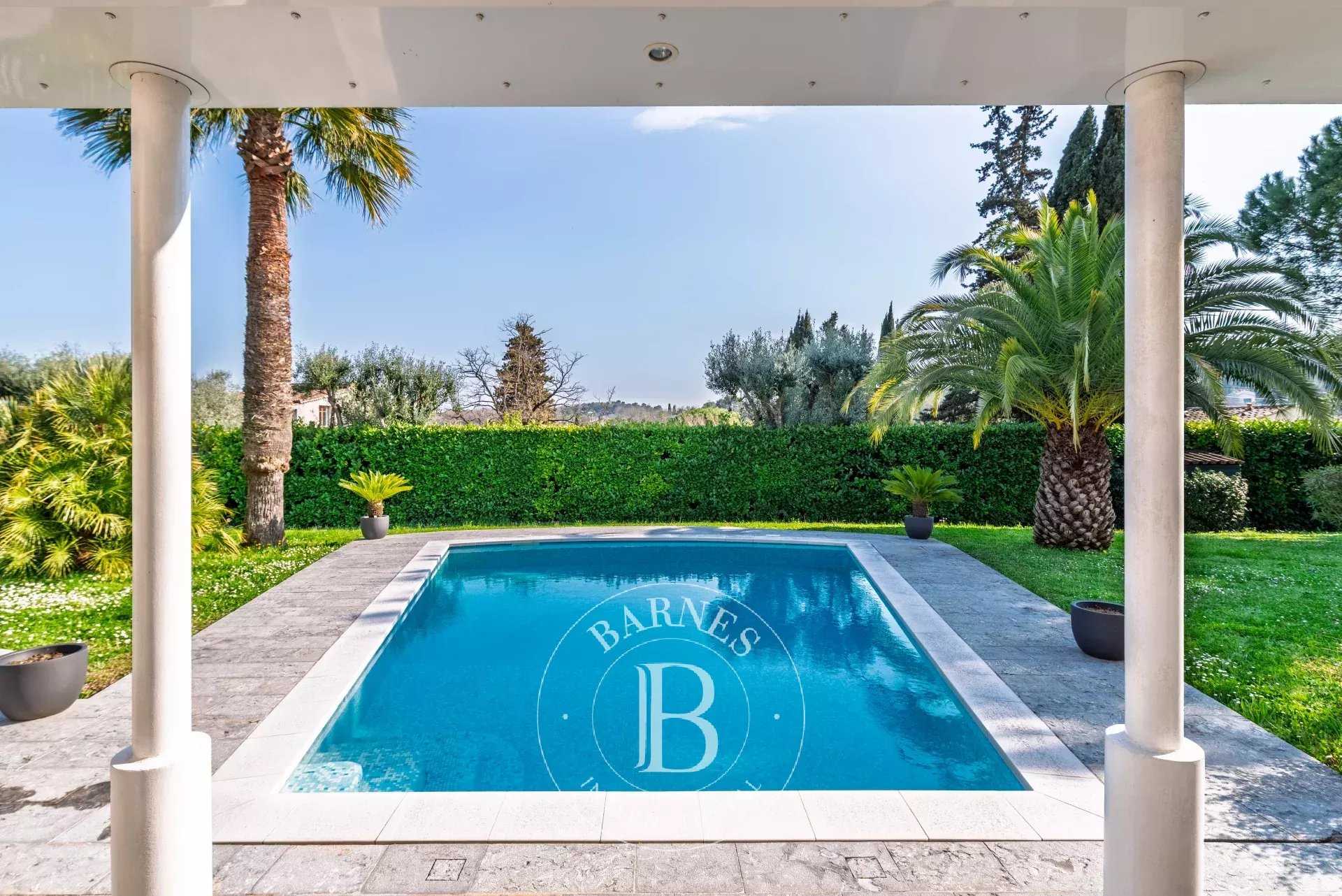 Valbonne  - Villa 7 Pi&egrave;ces 5 Chambres