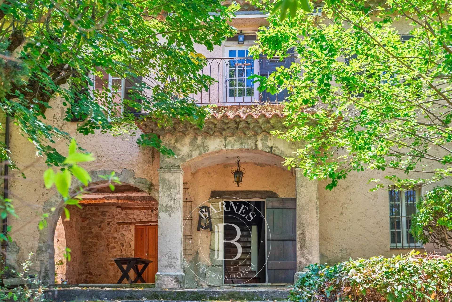 Grasse  - Maison 10 Pi&egrave;ces 5 Chambres