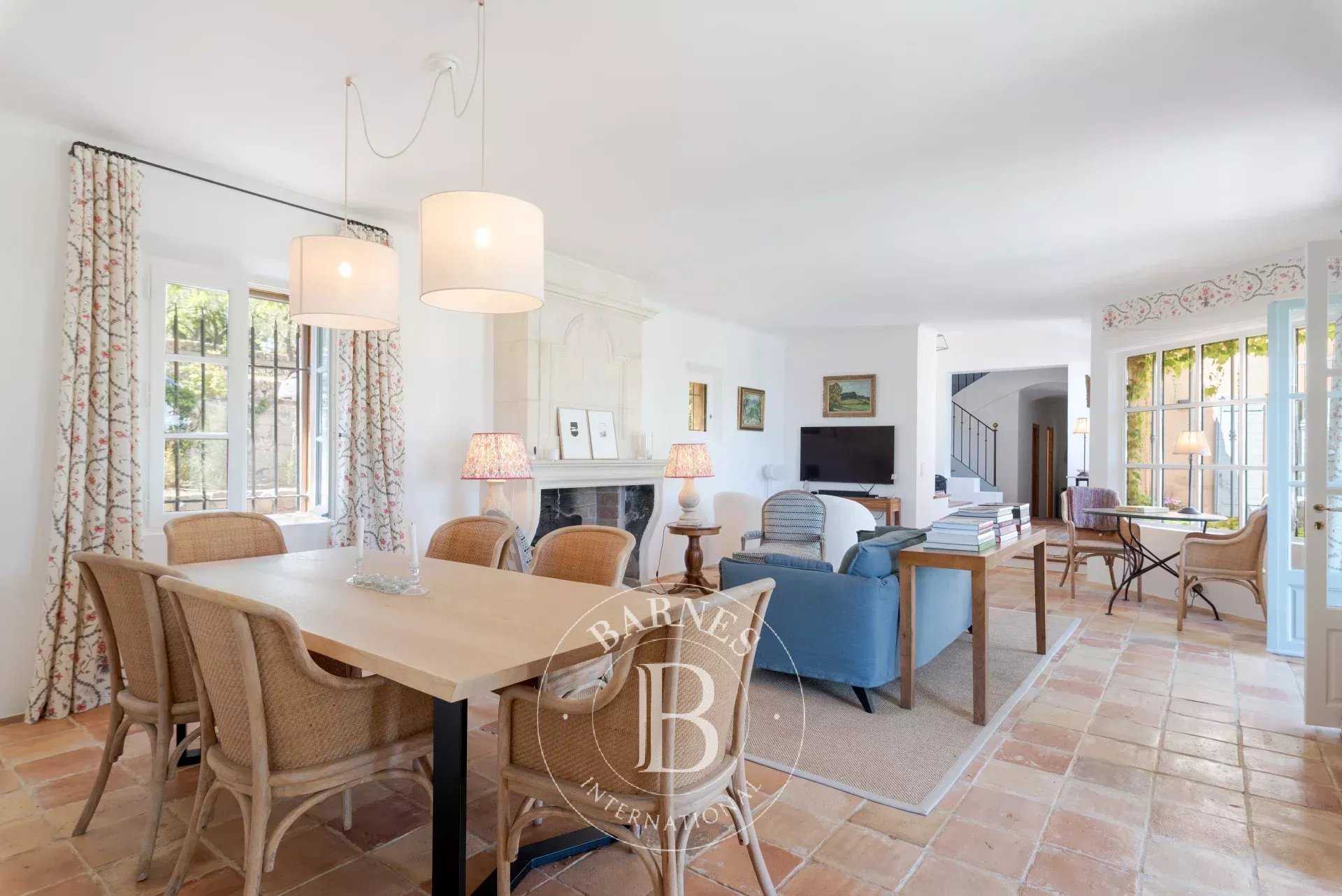 Châteauneuf-Grasse  - Villa  4 Chambres