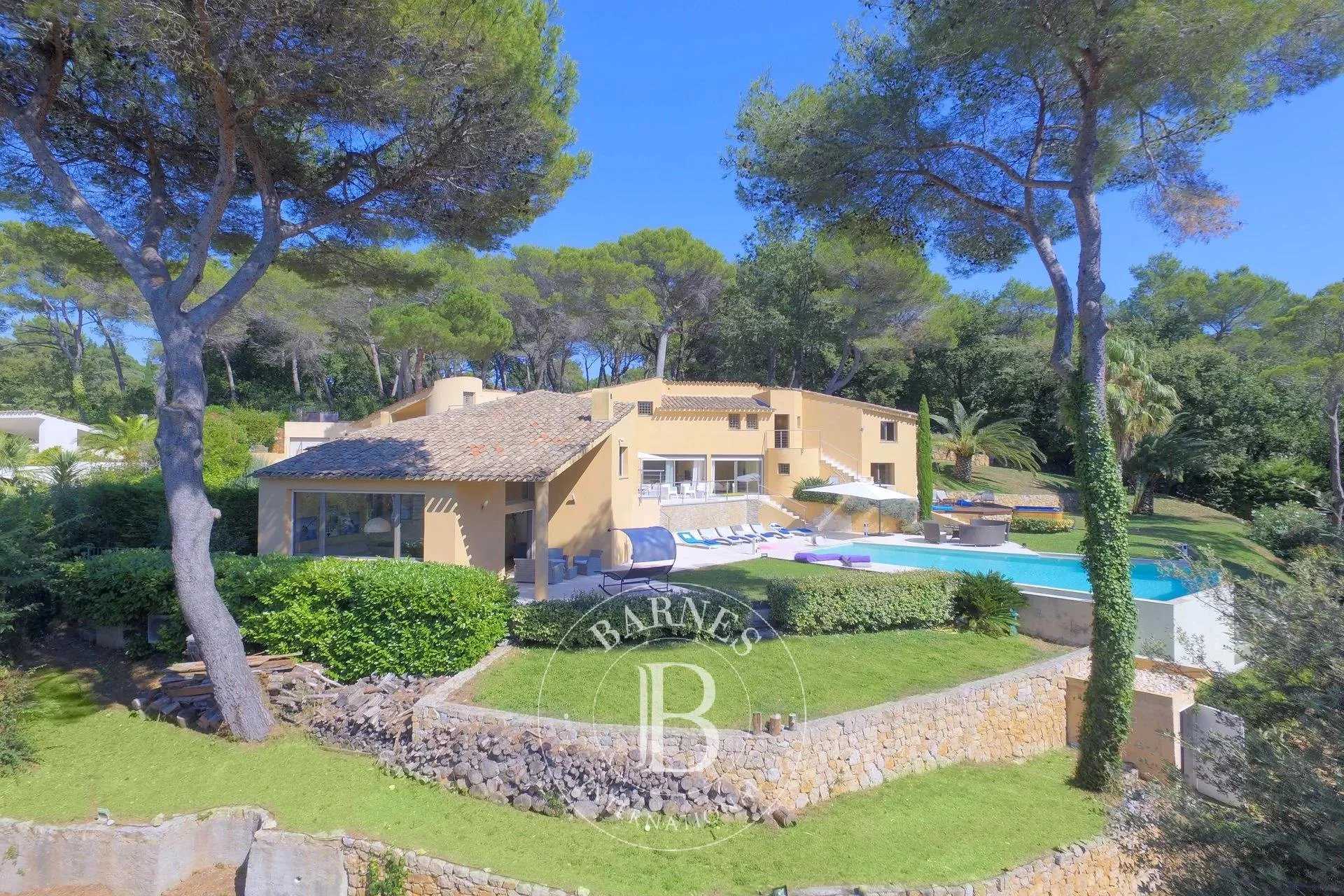 Mougins - Contemporary villa - Panoramic View -  Swimming Pool picture 19