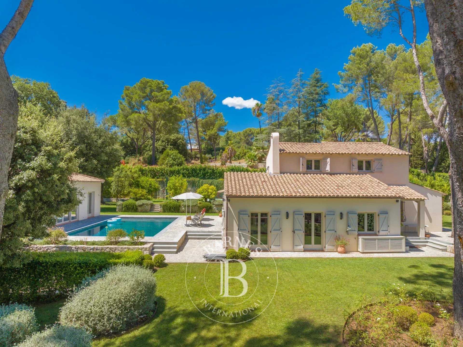 Mougins  - Propriété 8 Pièces 7 Chambres