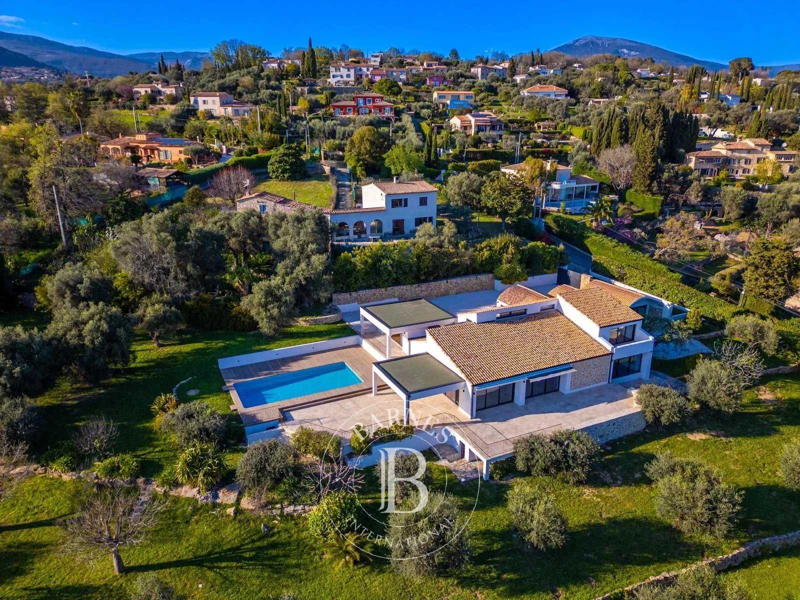 Valbonne  - Villa 8 Pi&egrave;ces 5 Chambres