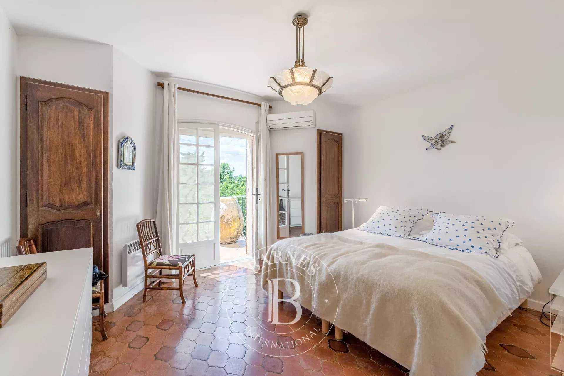 Mougins  - Maison 5 Pi&egrave;ces 4 Chambres