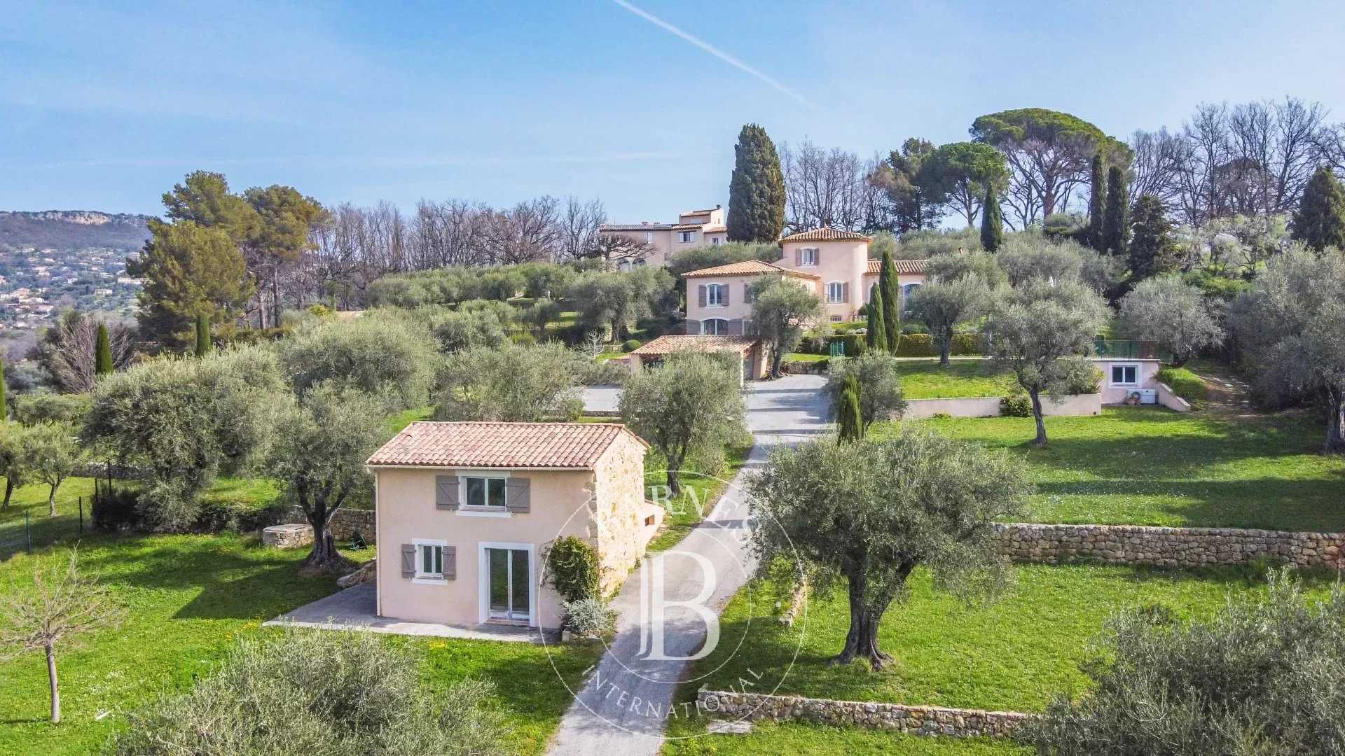 Châteauneuf-Grasse  - House 5 Bedrooms