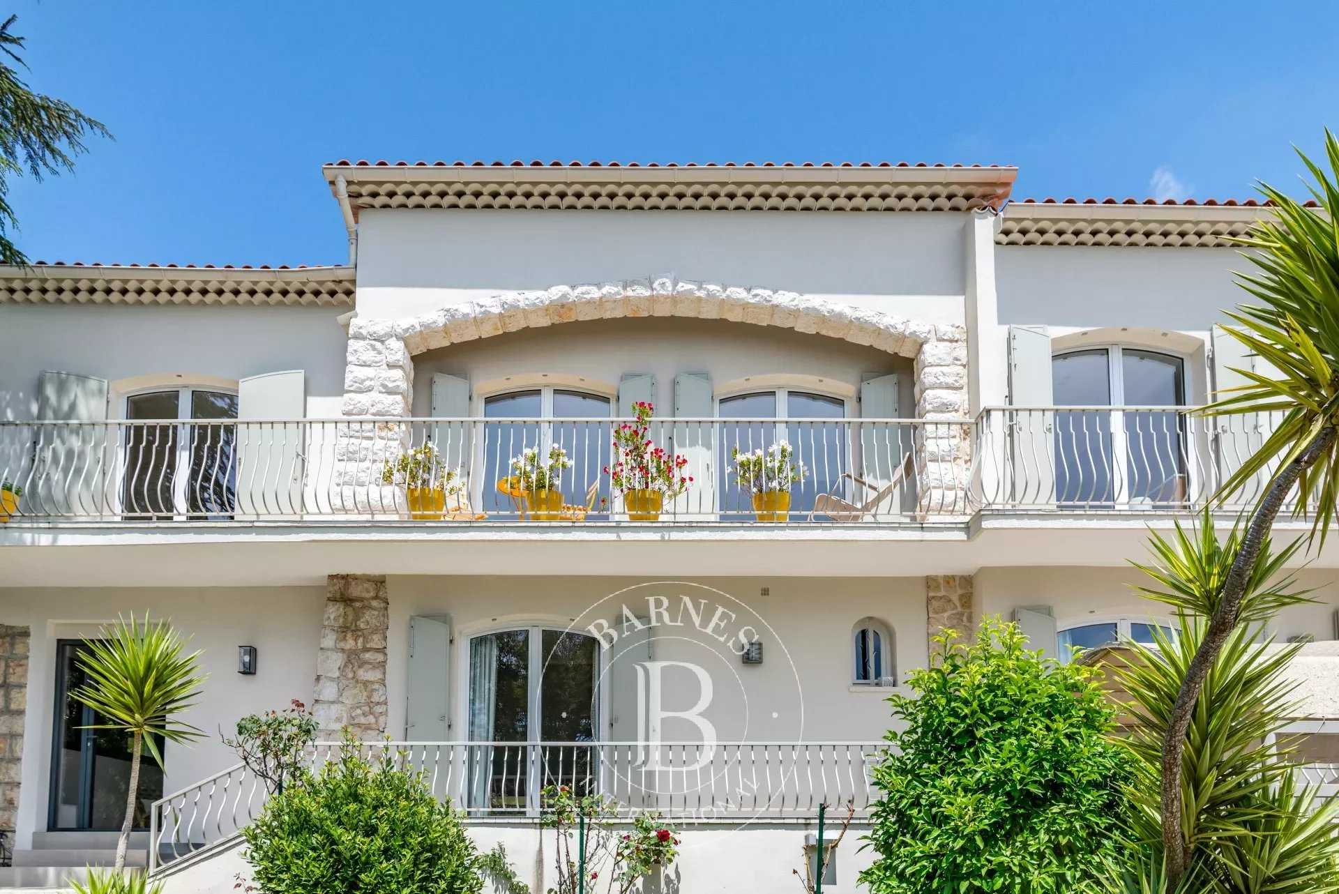 Mougins  - Villa 5 Bedrooms