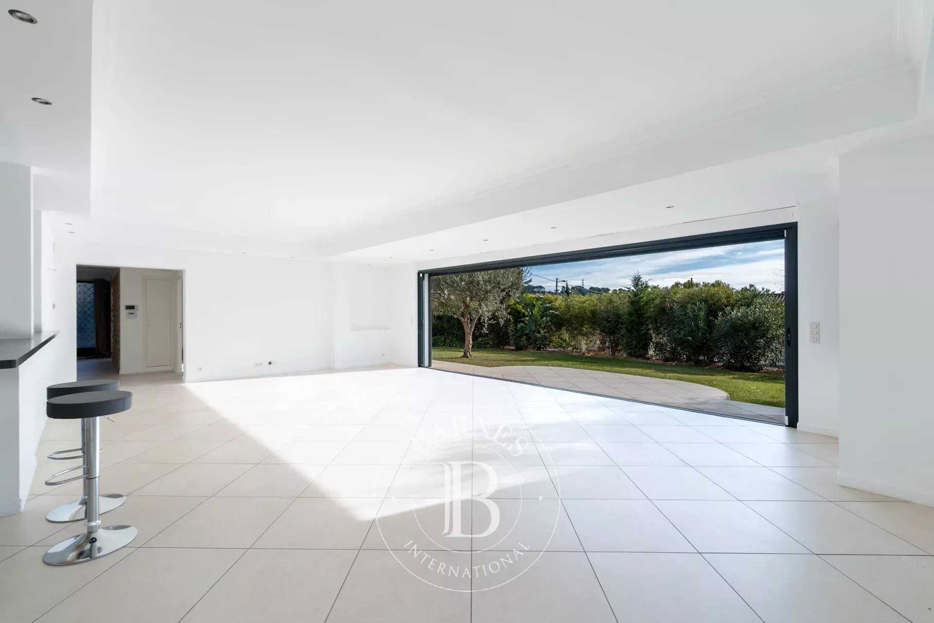 Mougins  - Maison 4 Pi&egrave;ces 3 Chambres