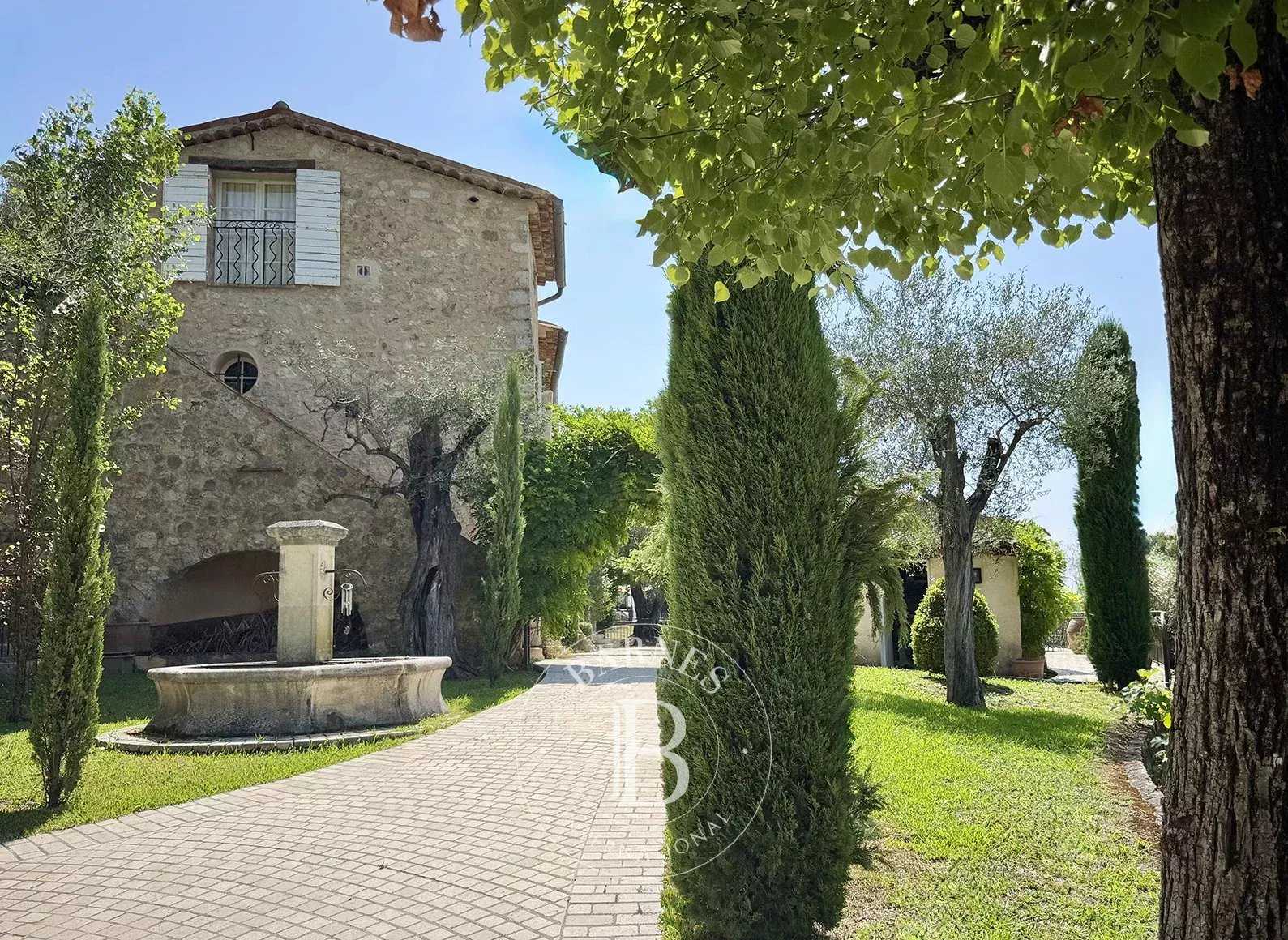 Grasse  - Bastide 7 Pi&egrave;ces 5 Chambres