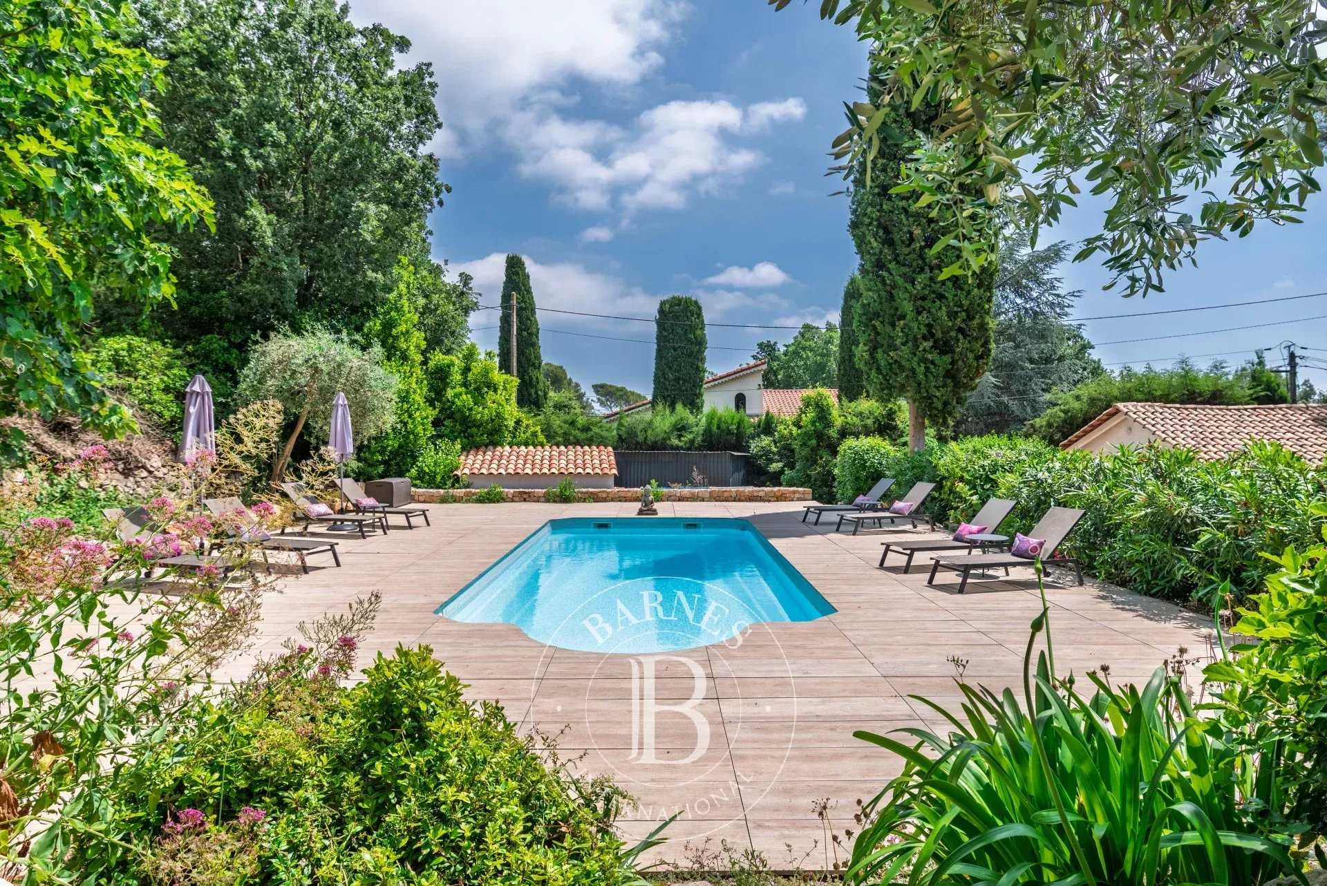 Valbonne  - Villa 6 Bedrooms