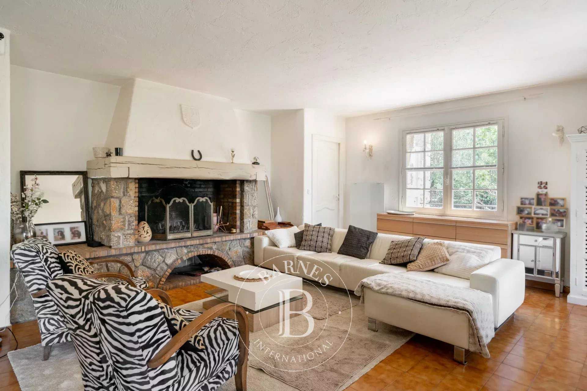 Mouans-Sartoux  - House 5 Bedrooms