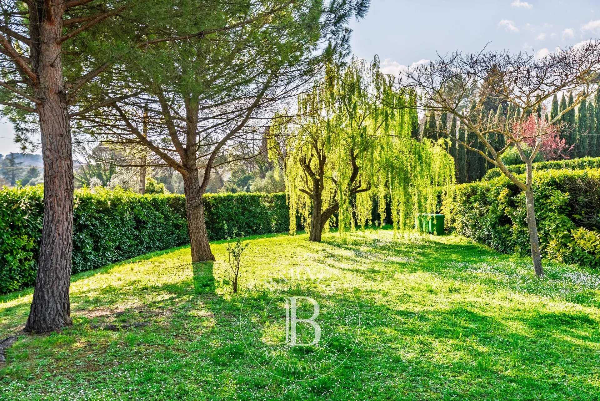 Valbonne  - Villa 7 Pi&egrave;ces 5 Chambres