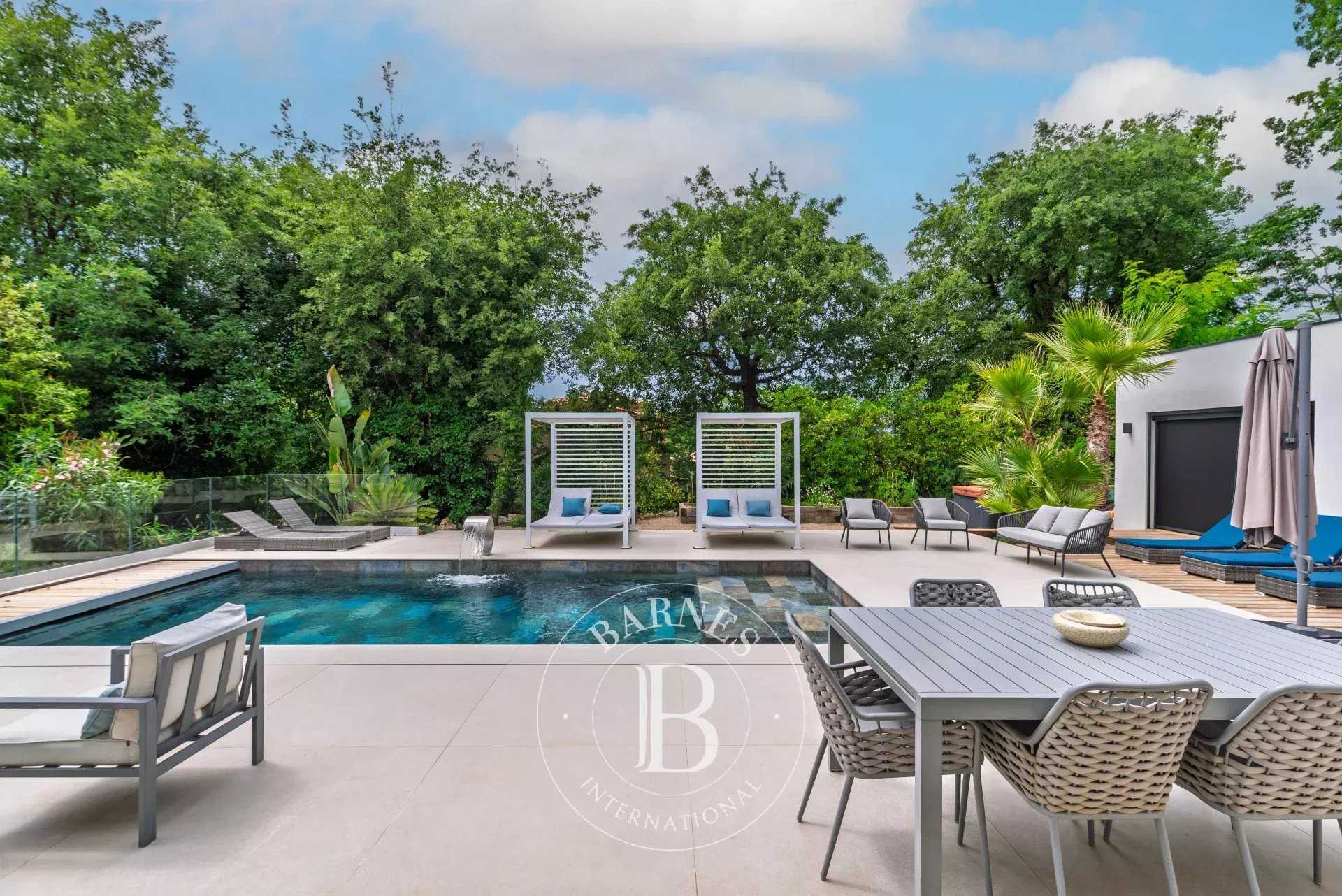 Valbonne  - House 6 Bedrooms