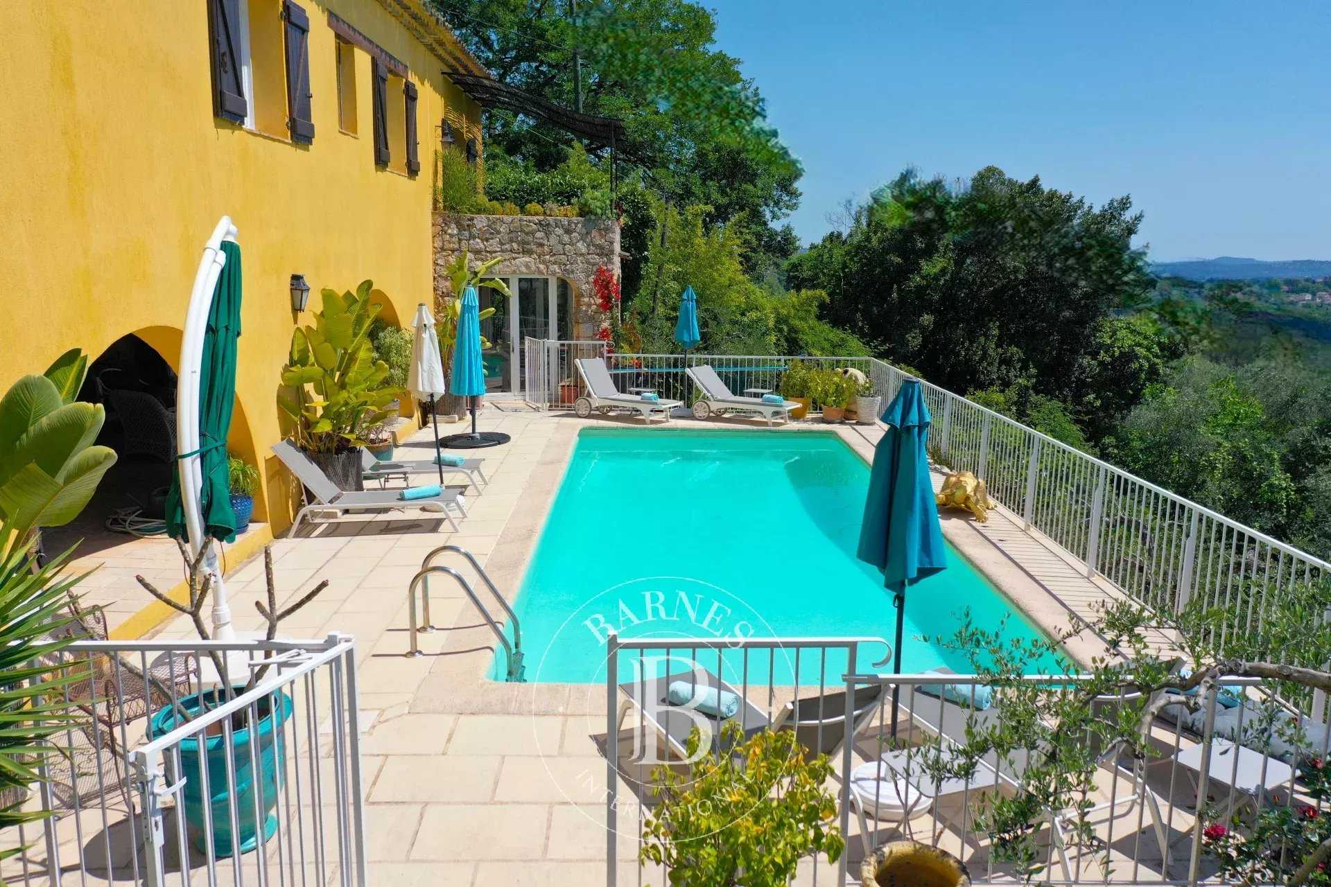 Peymeinade  - Villa 8 Pièces 6 Chambres