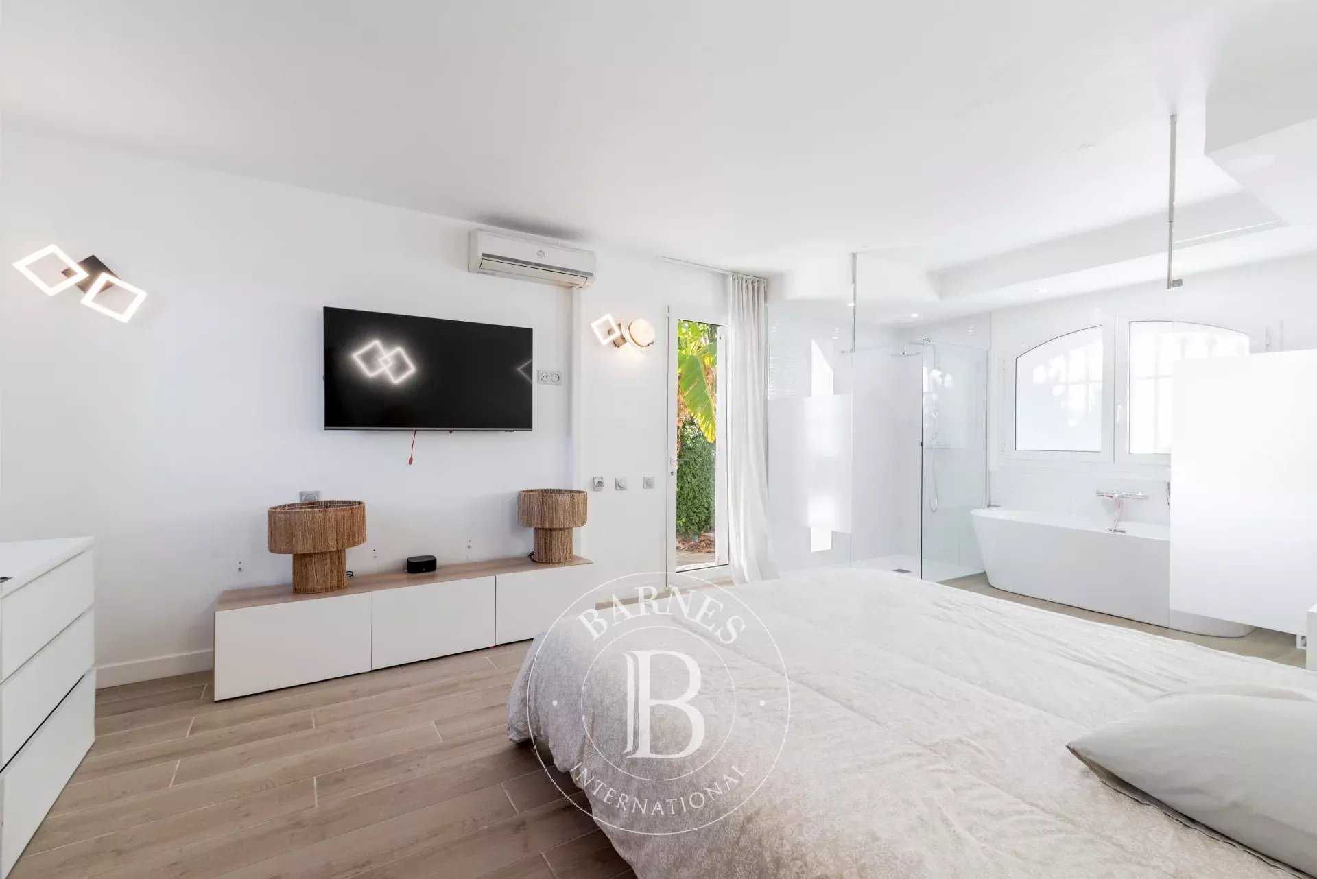 Valbonne  - Villa 6 Bedrooms