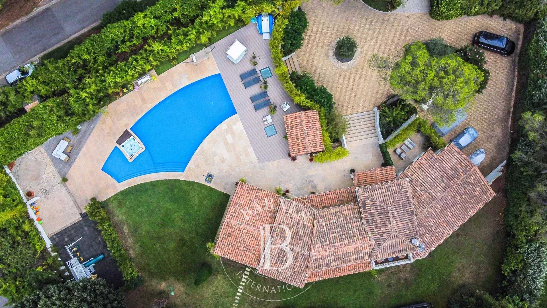 Mougins  - Villa 10 Pi&egrave;ces 7 Chambres