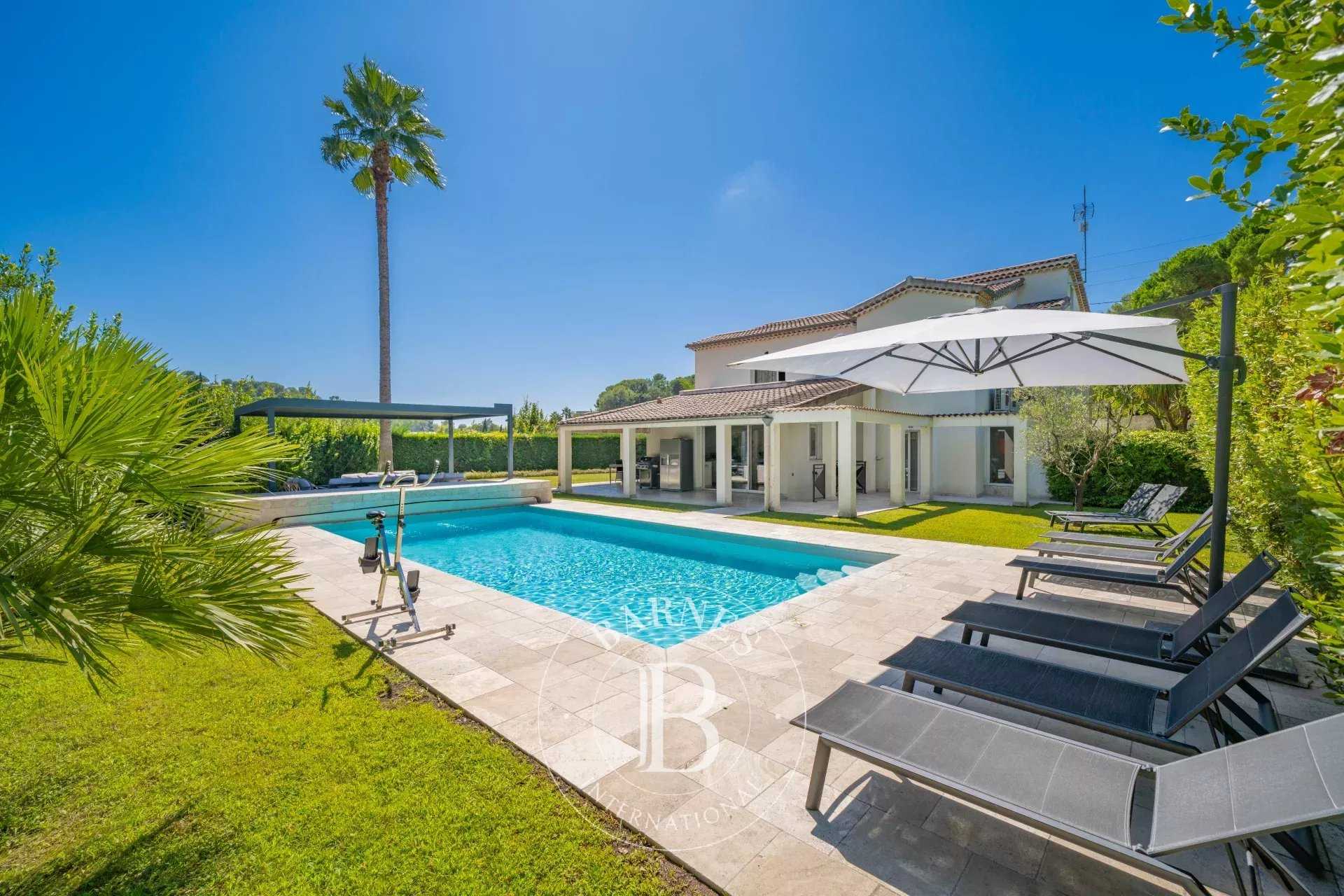 Mougins  - Maison 7 Pièces 5 Chambres