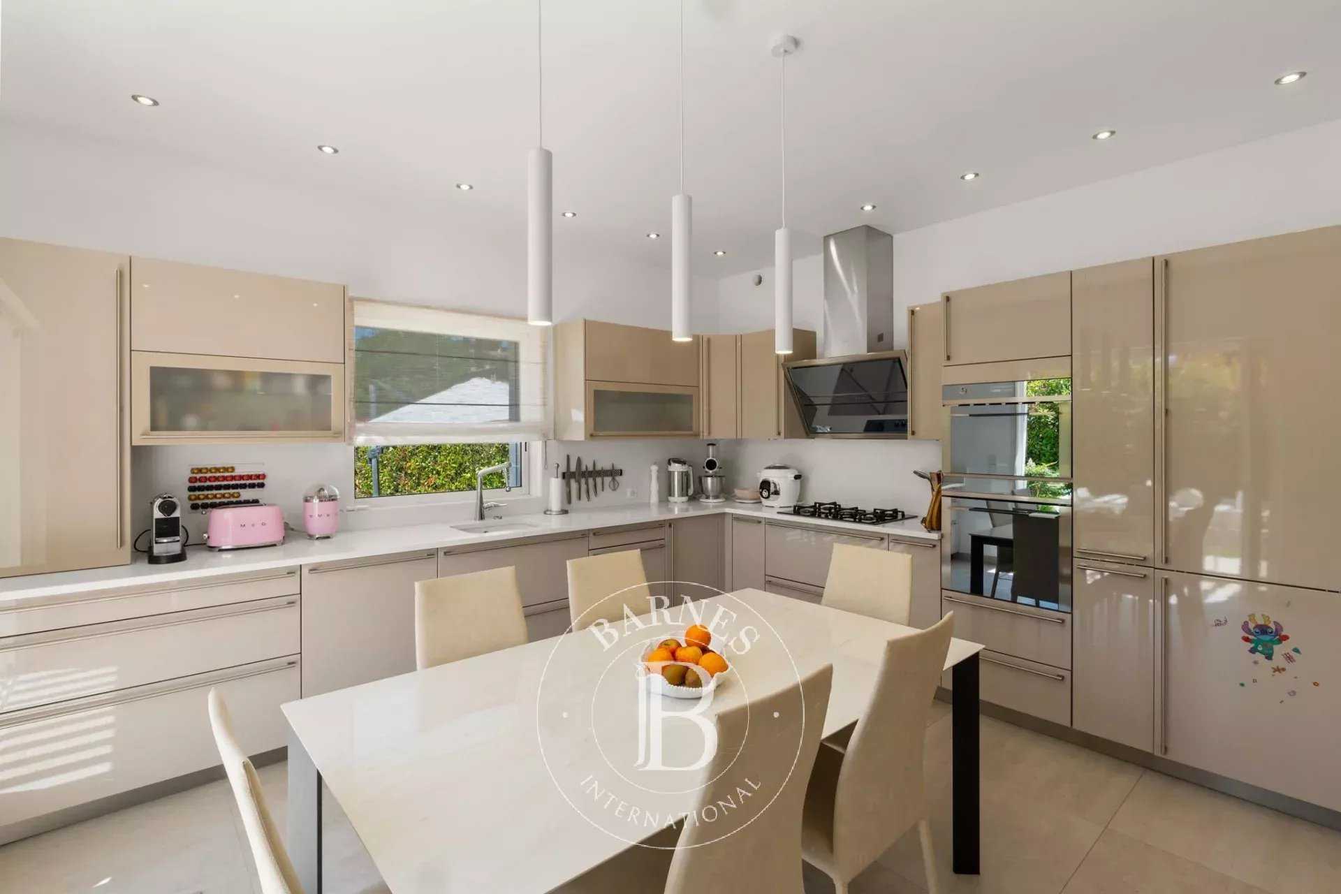Mougins  - Villa 4 Bedrooms