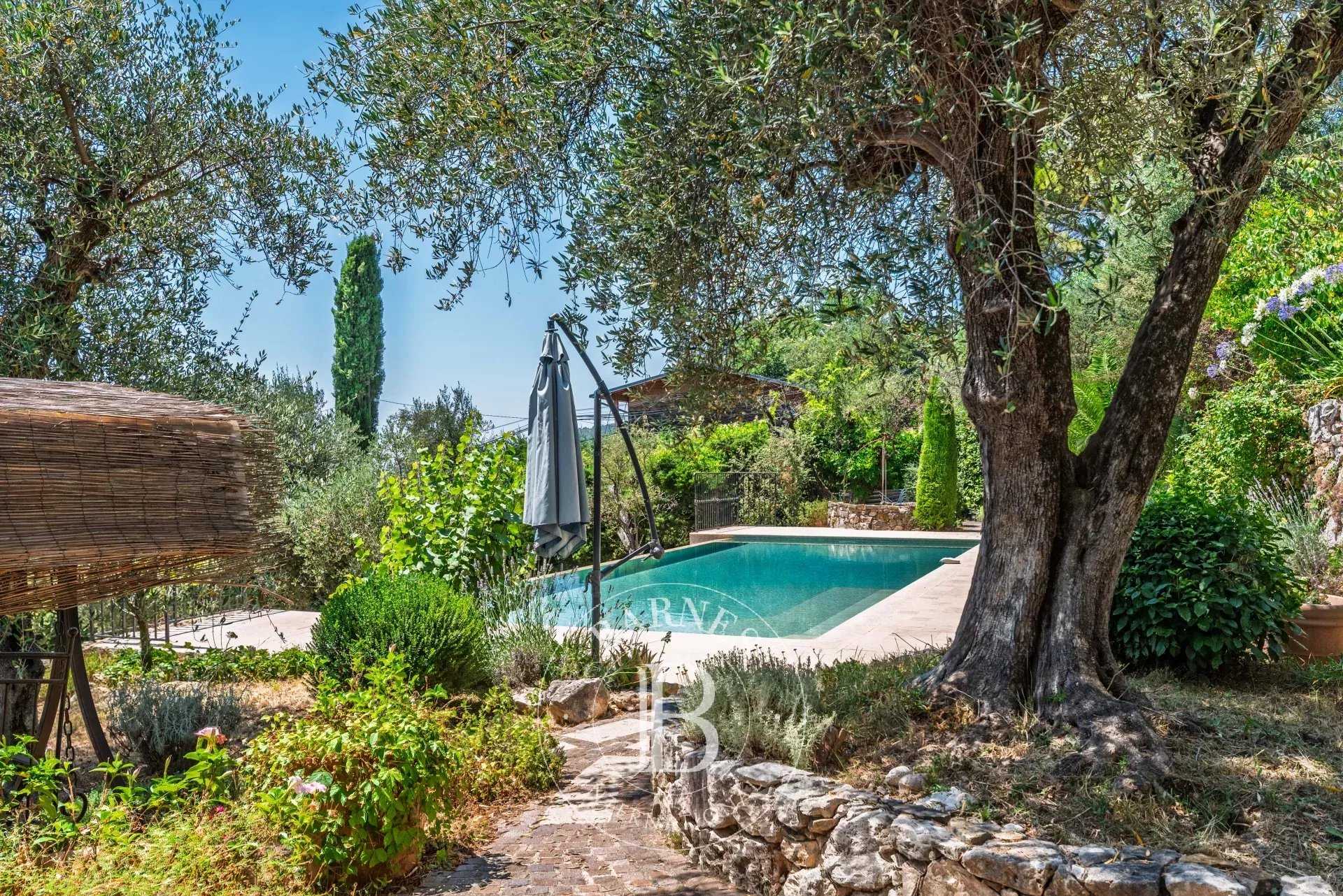 Châteauneuf-Grasse  - Villa 6 Pièces 4 Chambres
