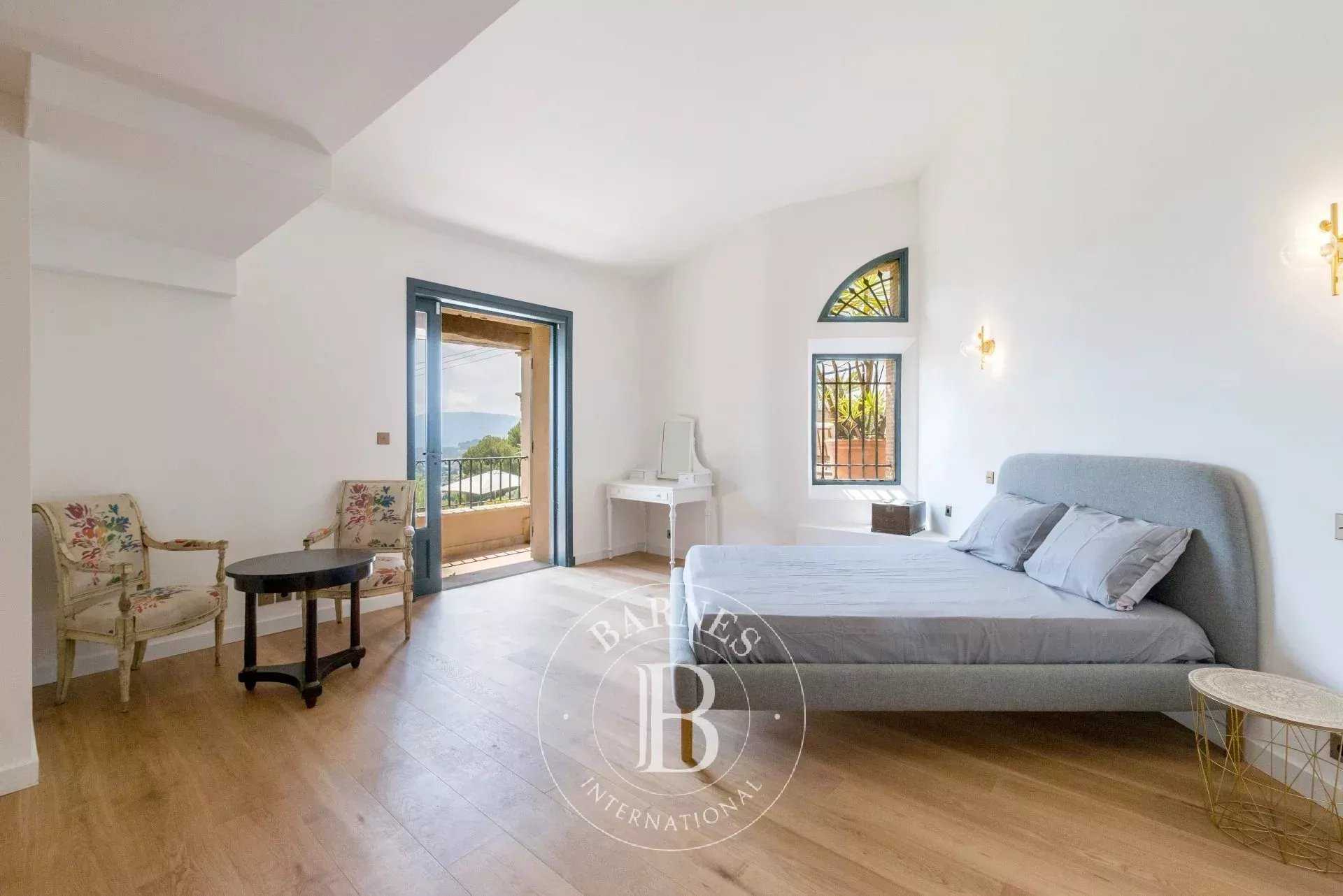 Mougins  - Maison 10 Pièces