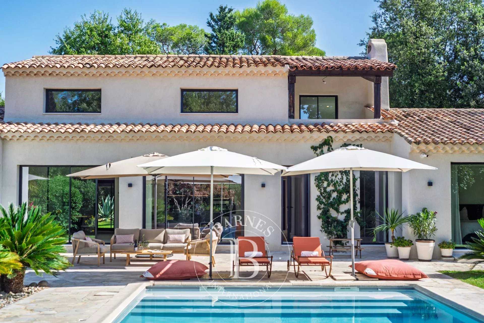 Roquefort-les-Pins  - Villa 7 Pièces 5 Chambres