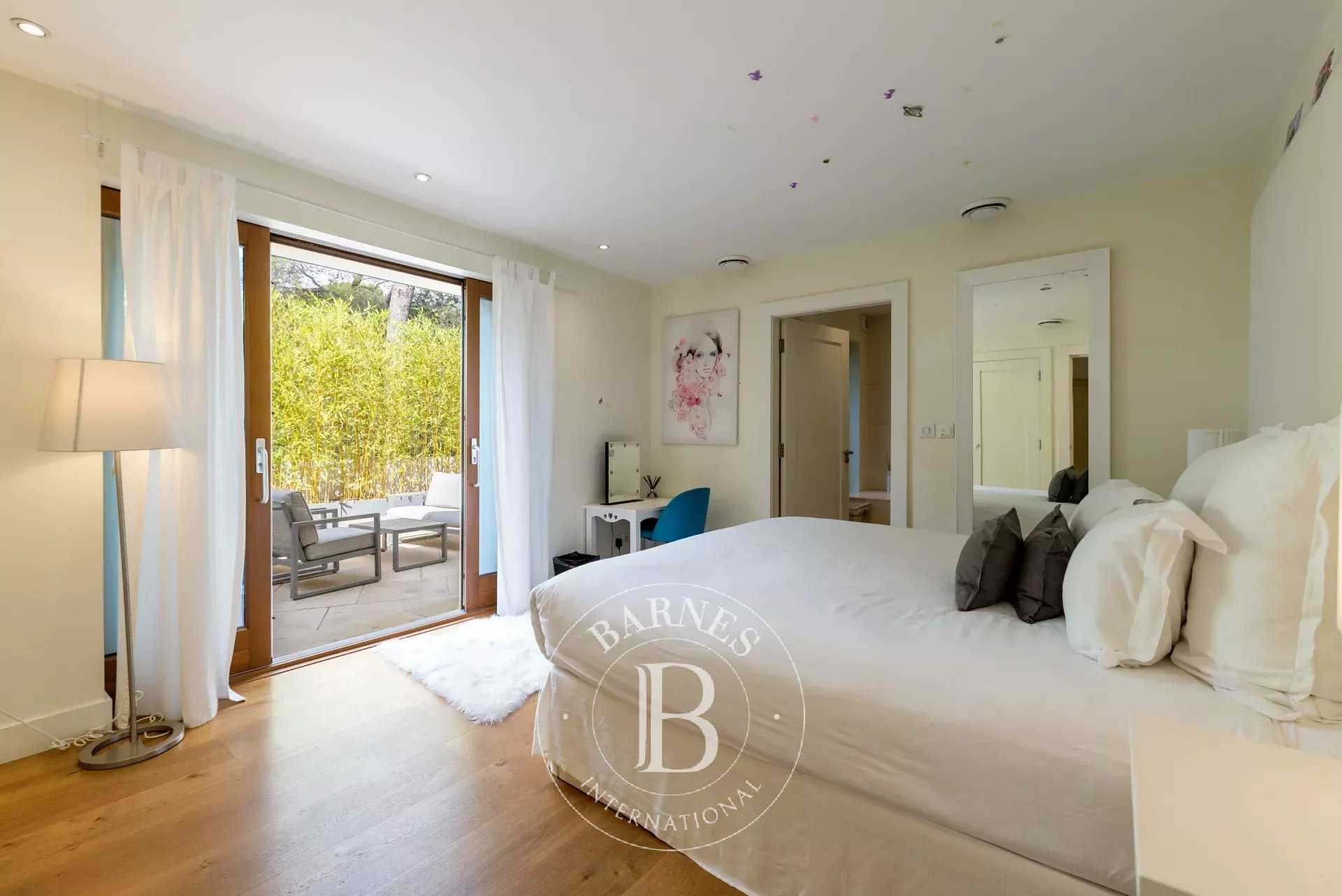 Mougins  - Villa 10 Pi&egrave;ces 7 Chambres