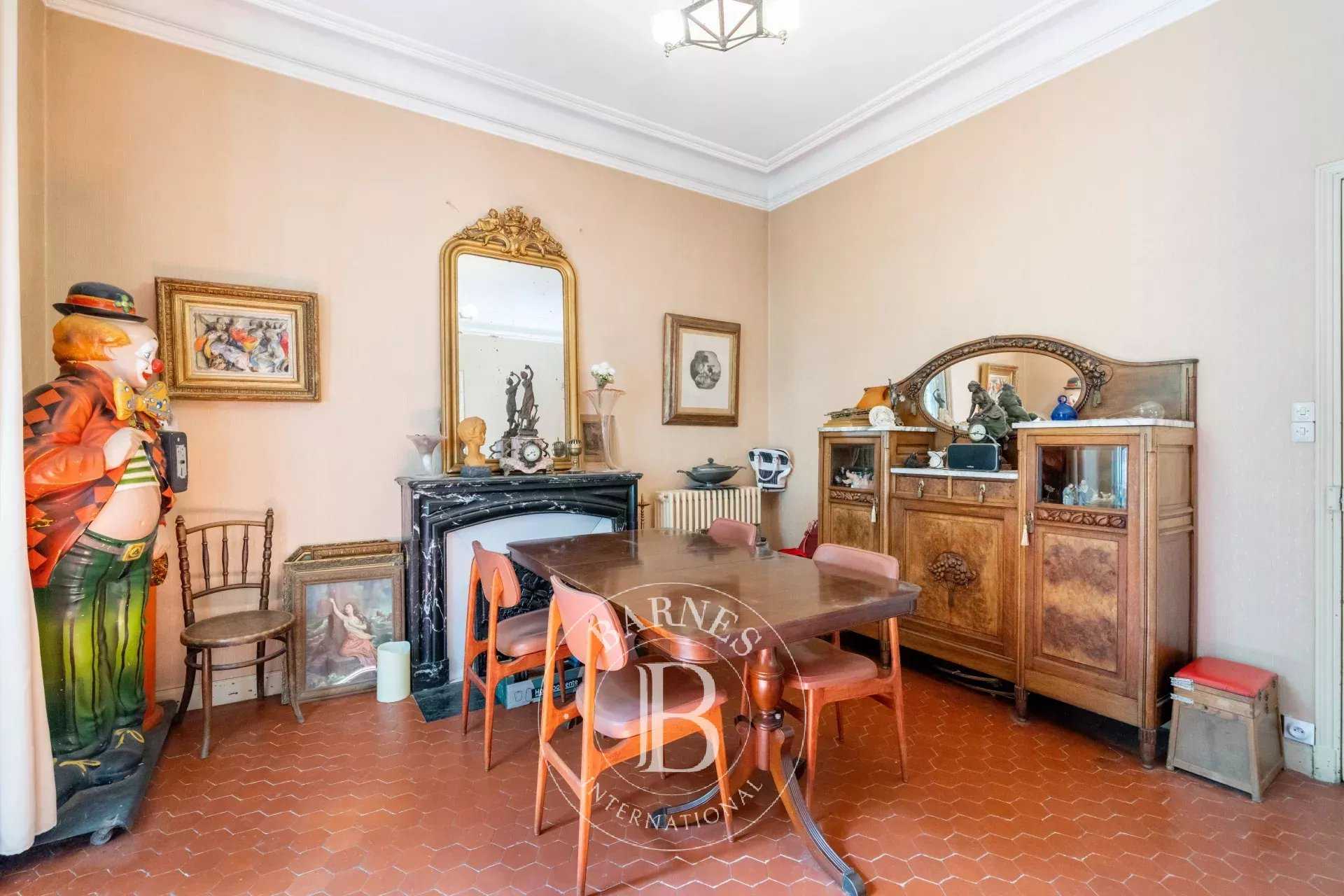 Grasse  - Maison 8 Pièces 5 Chambres