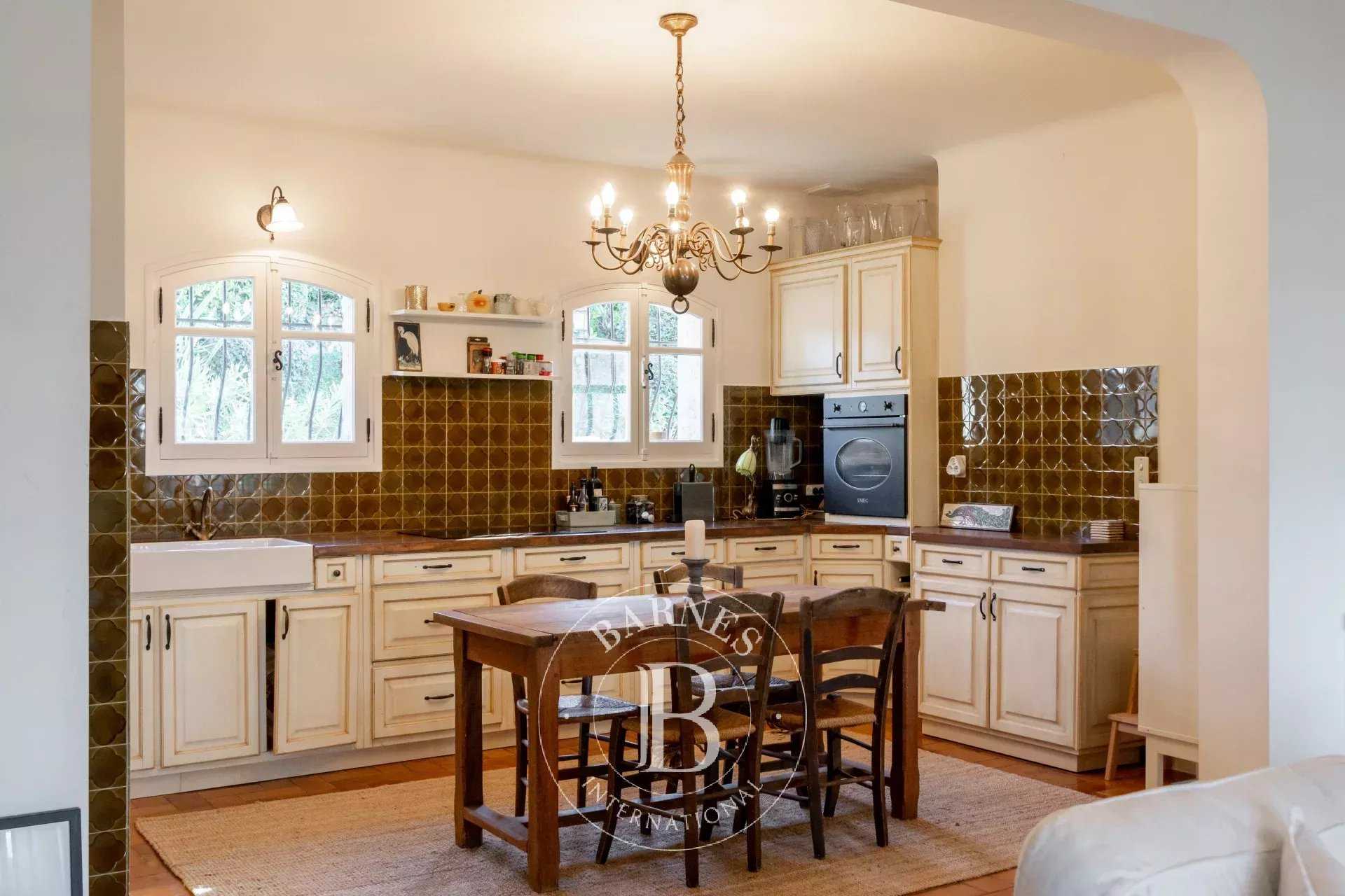 Mougins  - Maison 6 Pi&egrave;ces 4 Chambres