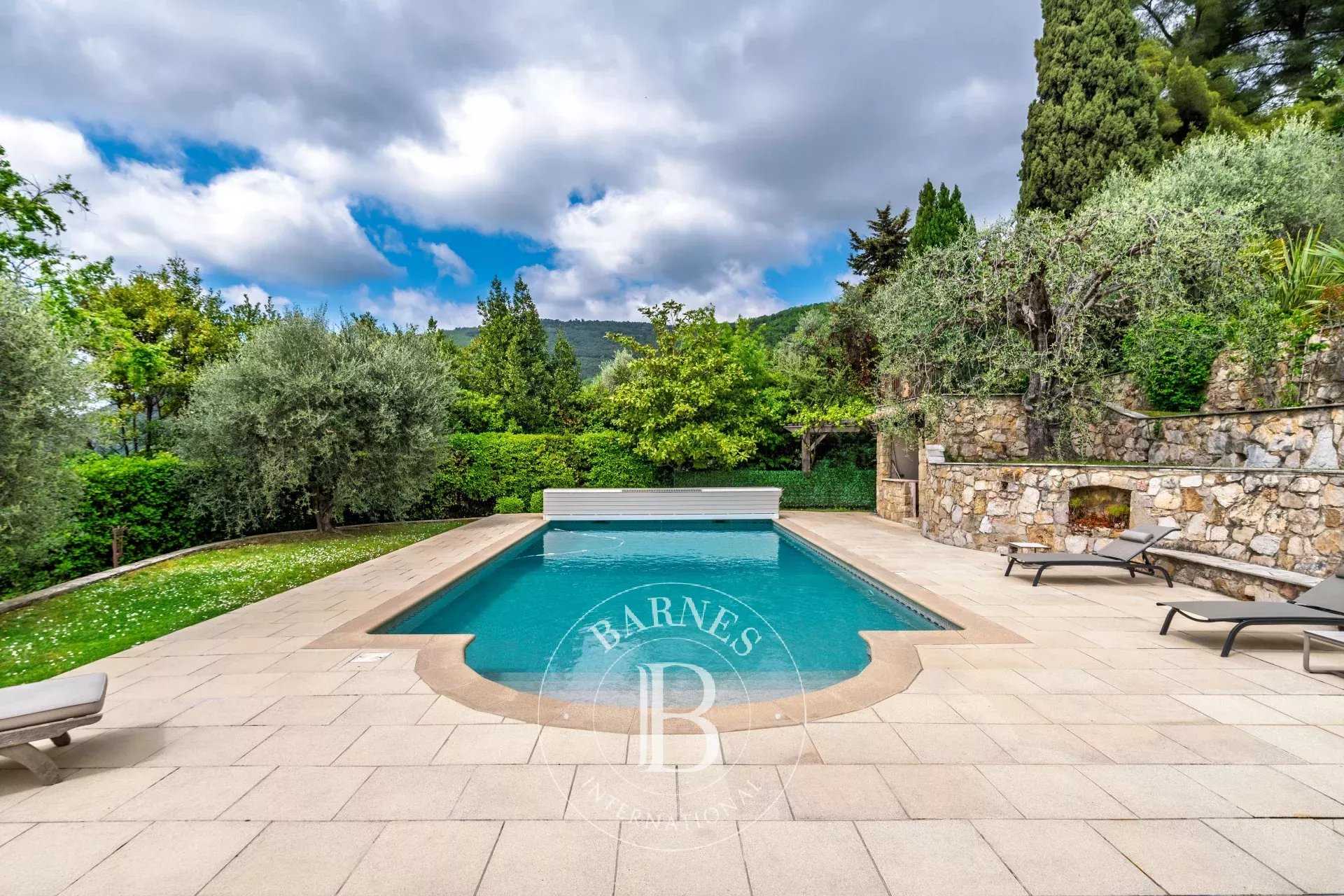 Grasse  - Villa 9 Pi&egrave;ces 5 Chambres