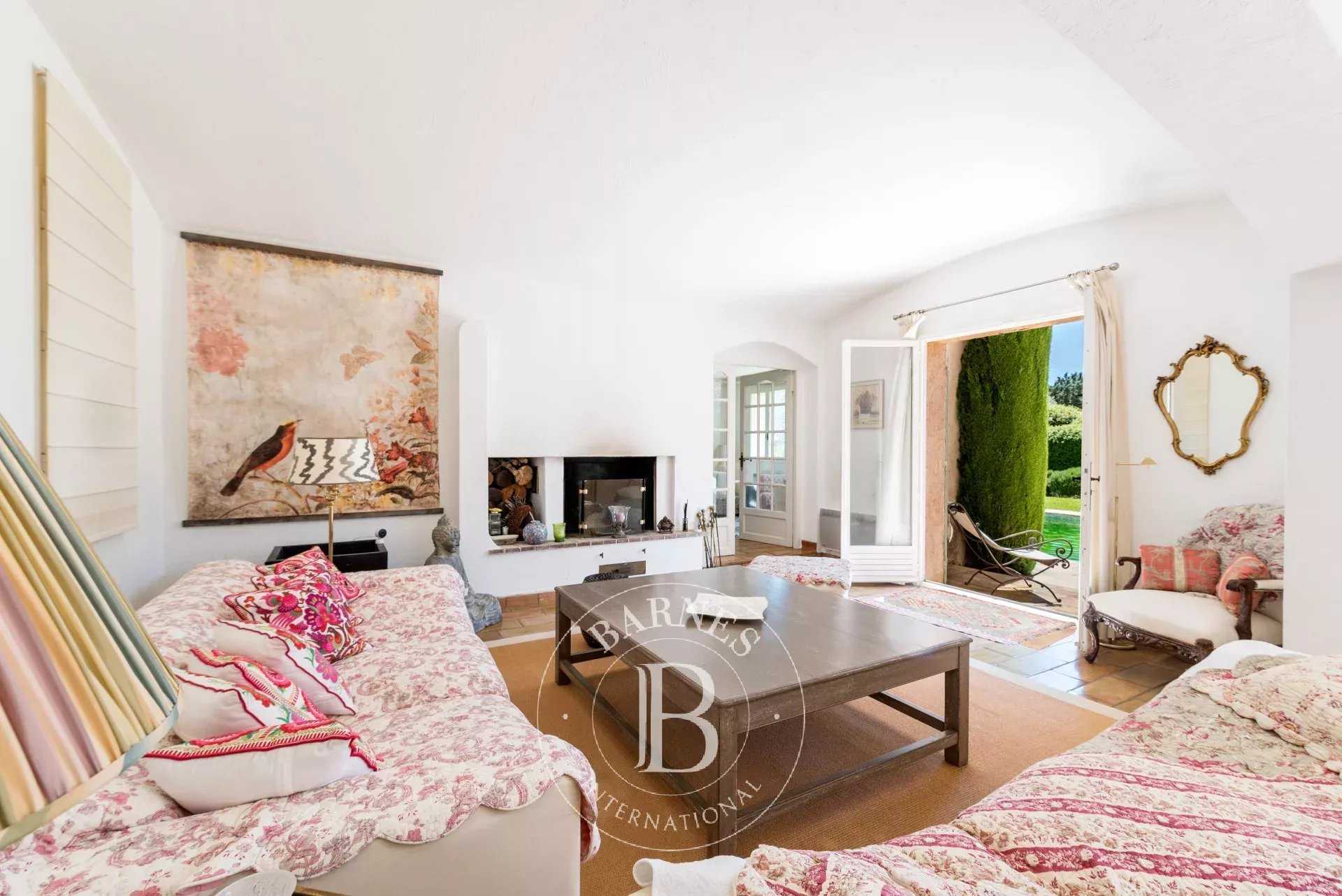 Roquefort-les-Pins  - Villa 7 Pi&egrave;ces 4 Chambres