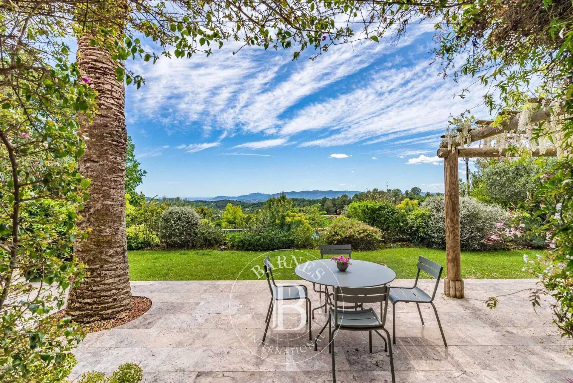 Châteauneuf-Grasse  - Villa 5 Bedrooms