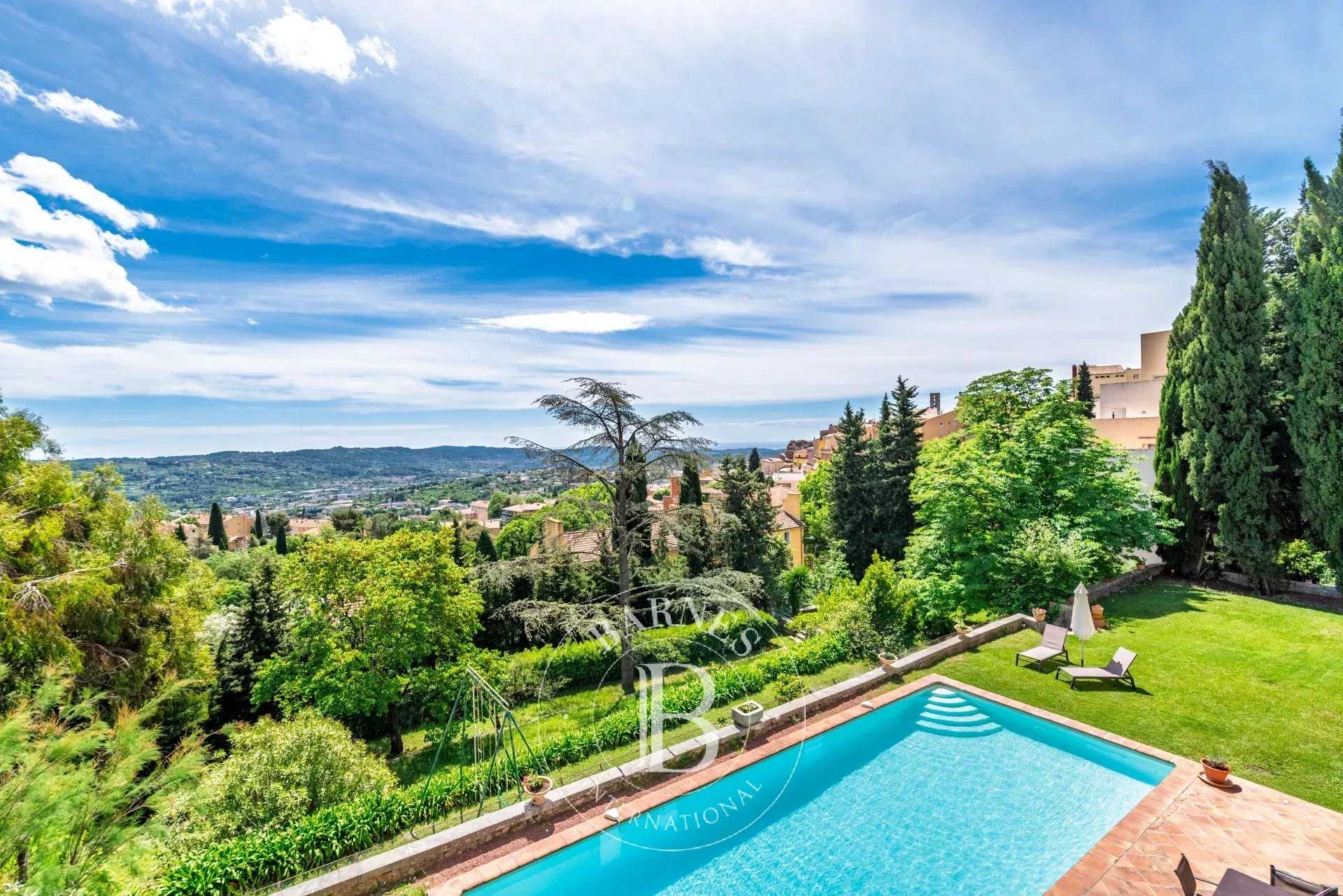 Grasse  - Bastide 18 Pi&egrave;ces 13 Chambres