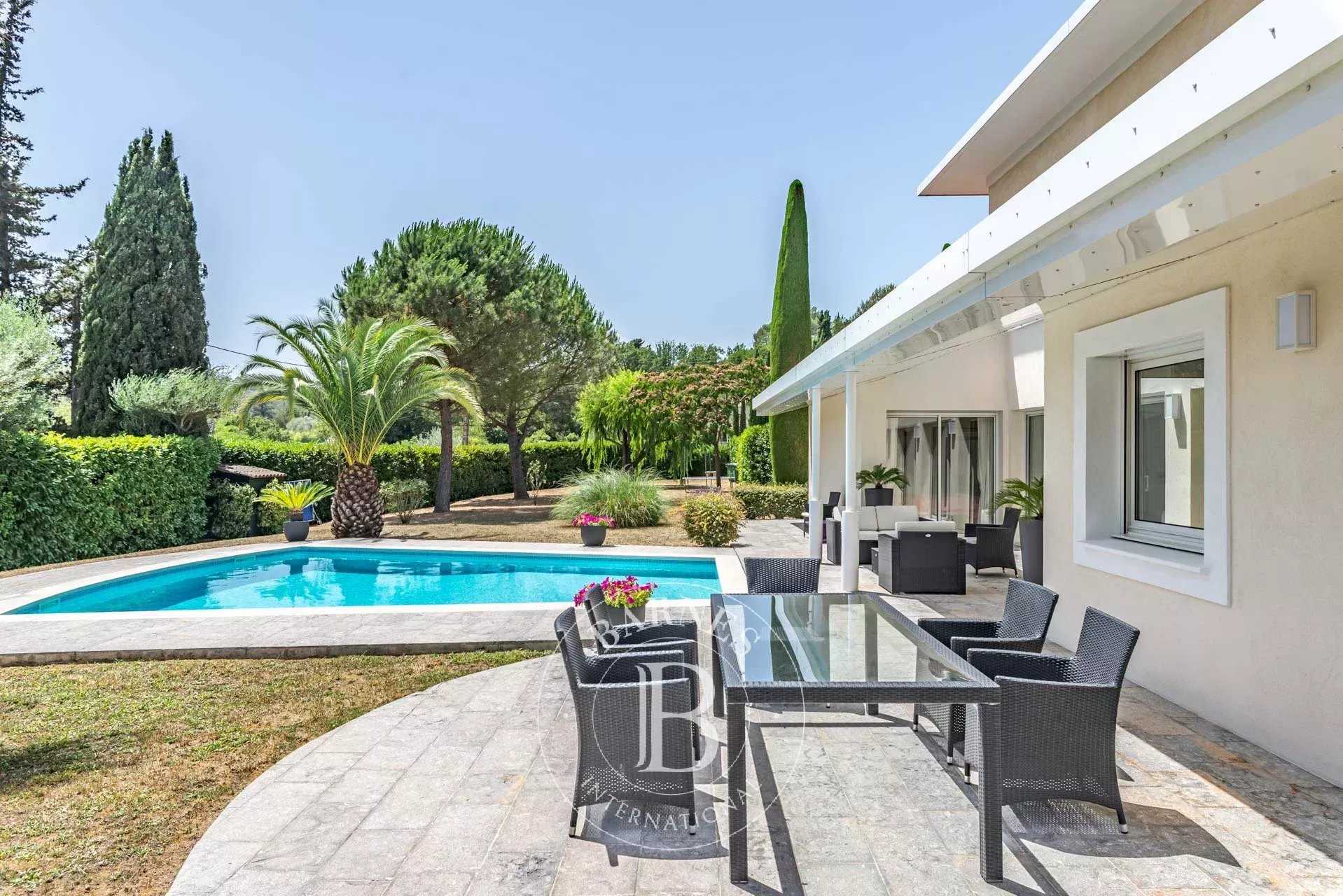 Valbonne  - Villa 5 Bedrooms