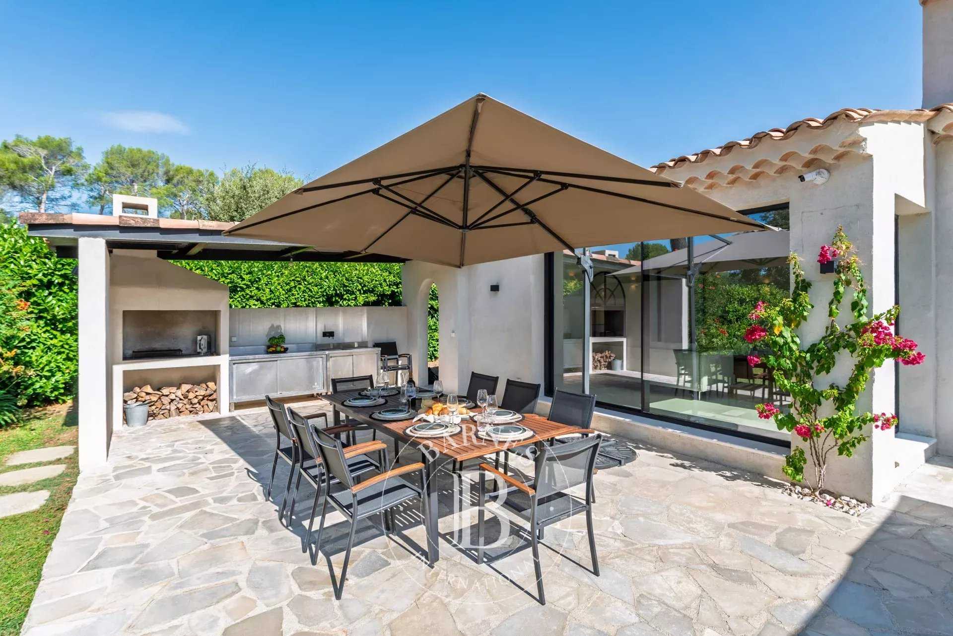 Roquefort-les-Pins  - Villa 7 Pièces 5 Chambres